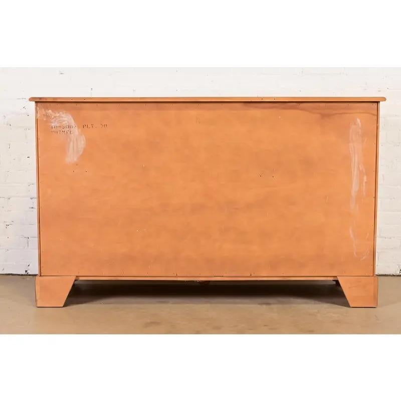 Comò o cassettiera Coloniale Americana, CIRCA ANNI 70 in vendita 7