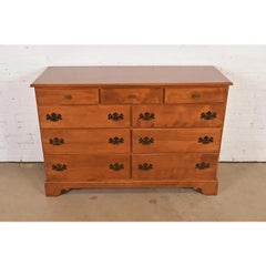 Cómoda Colonial Americana, Circa 1970s