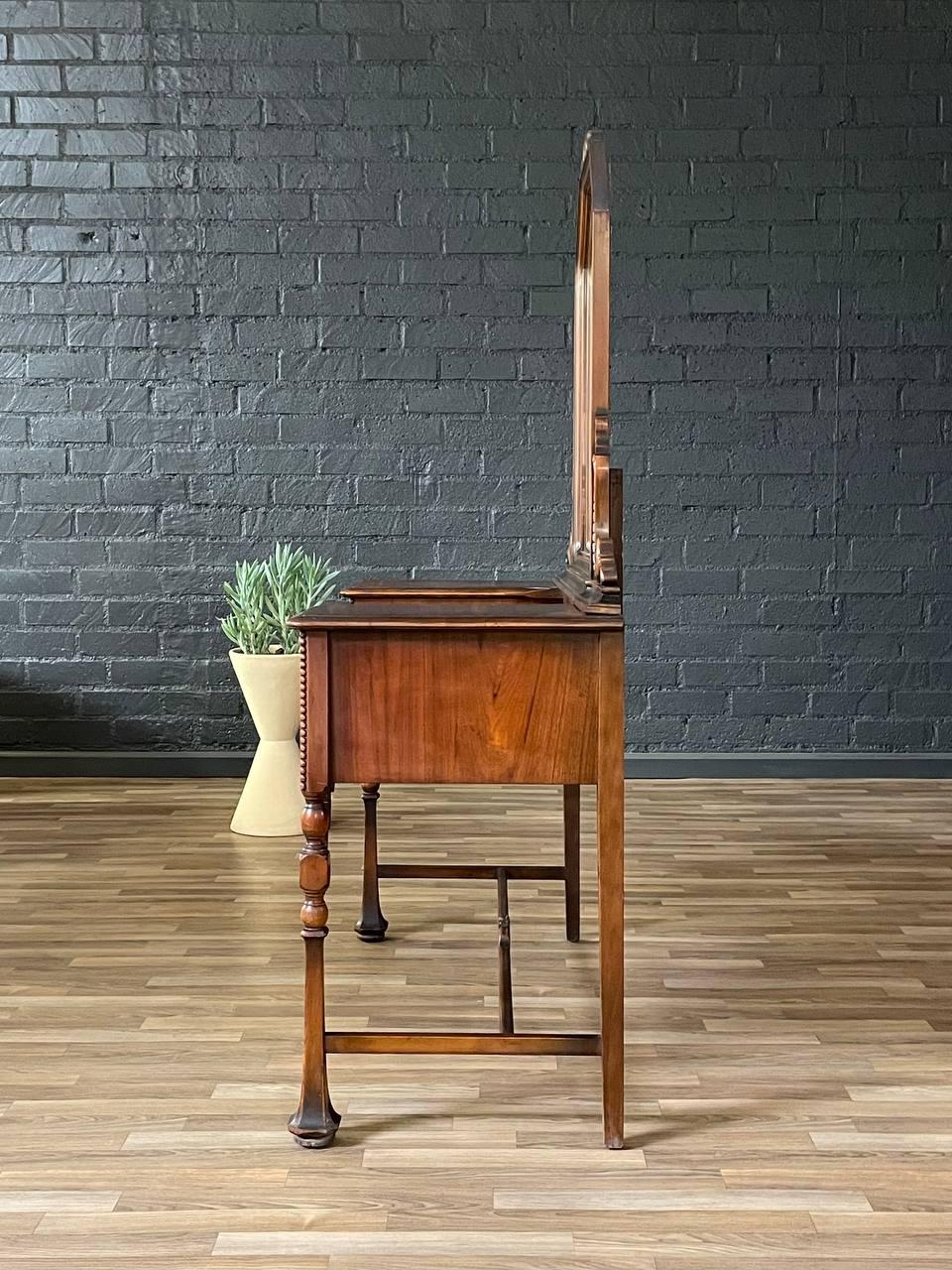 Mid-20th Century American Colonial Mahogany Vanity Desk
