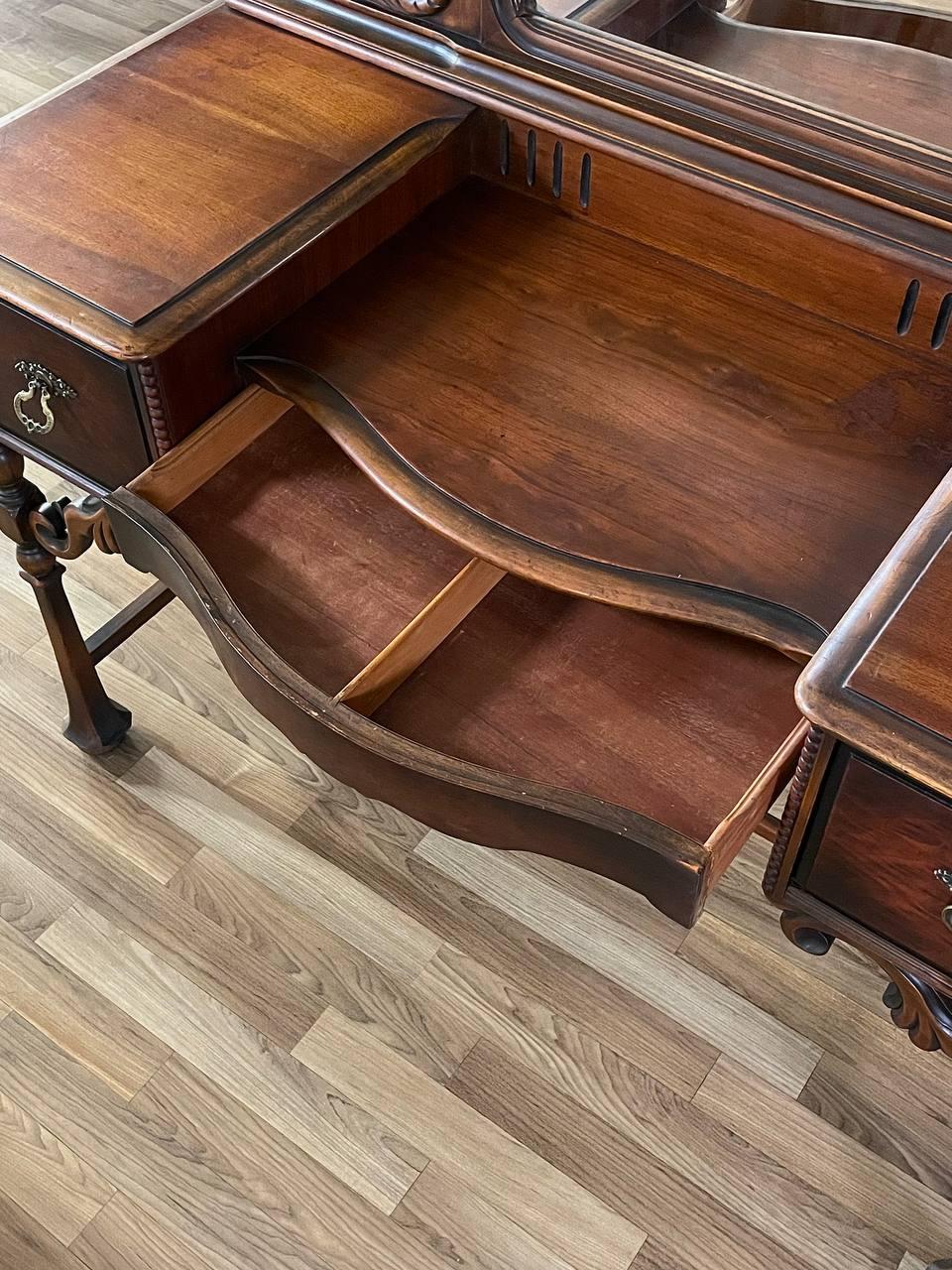 American Colonial Mahogany Vanity Desk 2