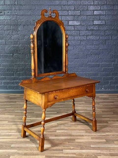 Tavolo da toilette in acero American Colonial con specchio girevole di West Michigan Furniture
