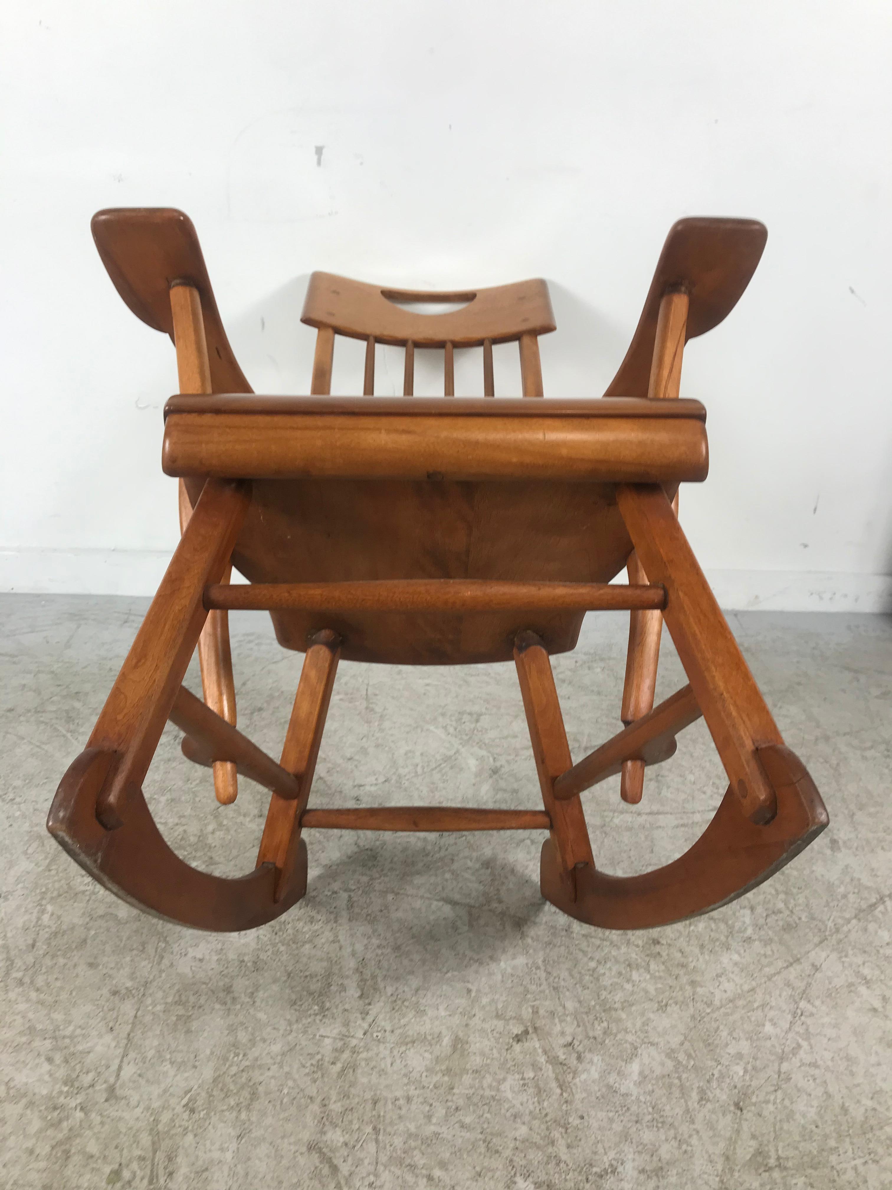 American Colonial Modernist Solid Maple Rocking Chair, Attrib Sikes Chair Co In Good Condition In Buffalo, NY