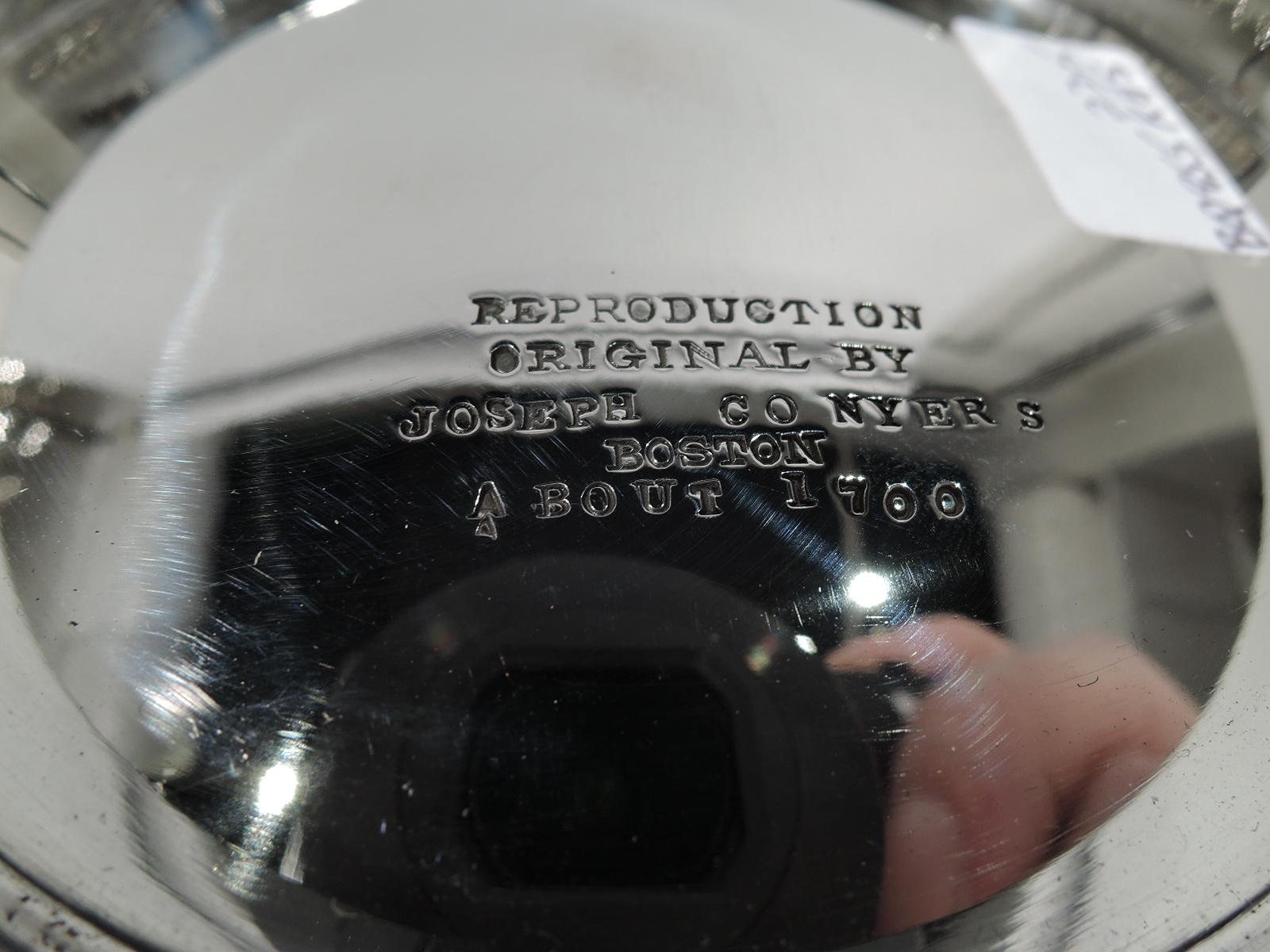 Schale aus Sterlingsilber im amerikanischen Kolonialstil von Tiffany (20. Jahrhundert)