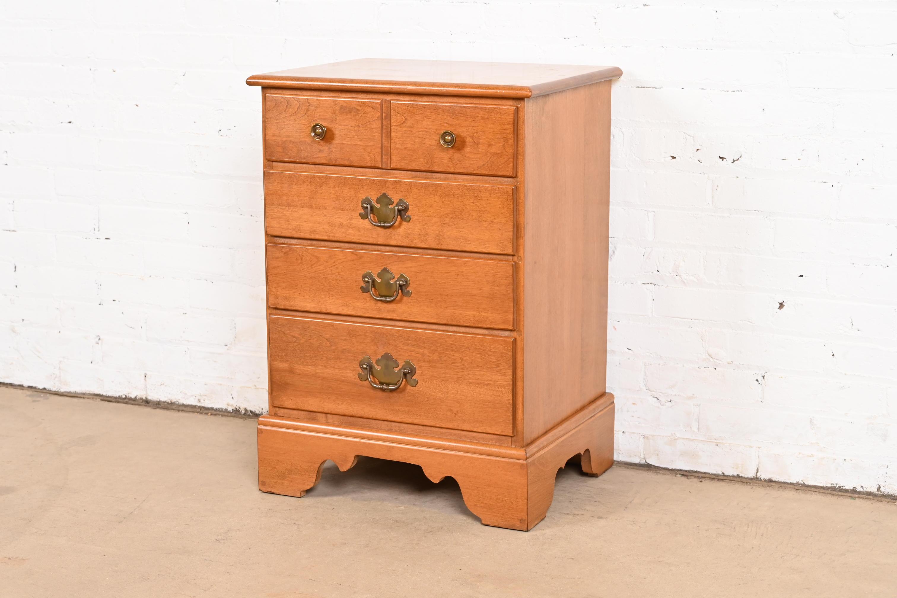 Late 20th Century American Colonial Solid Maple Four-Drawer Bedside Chest of Drawers For Sale