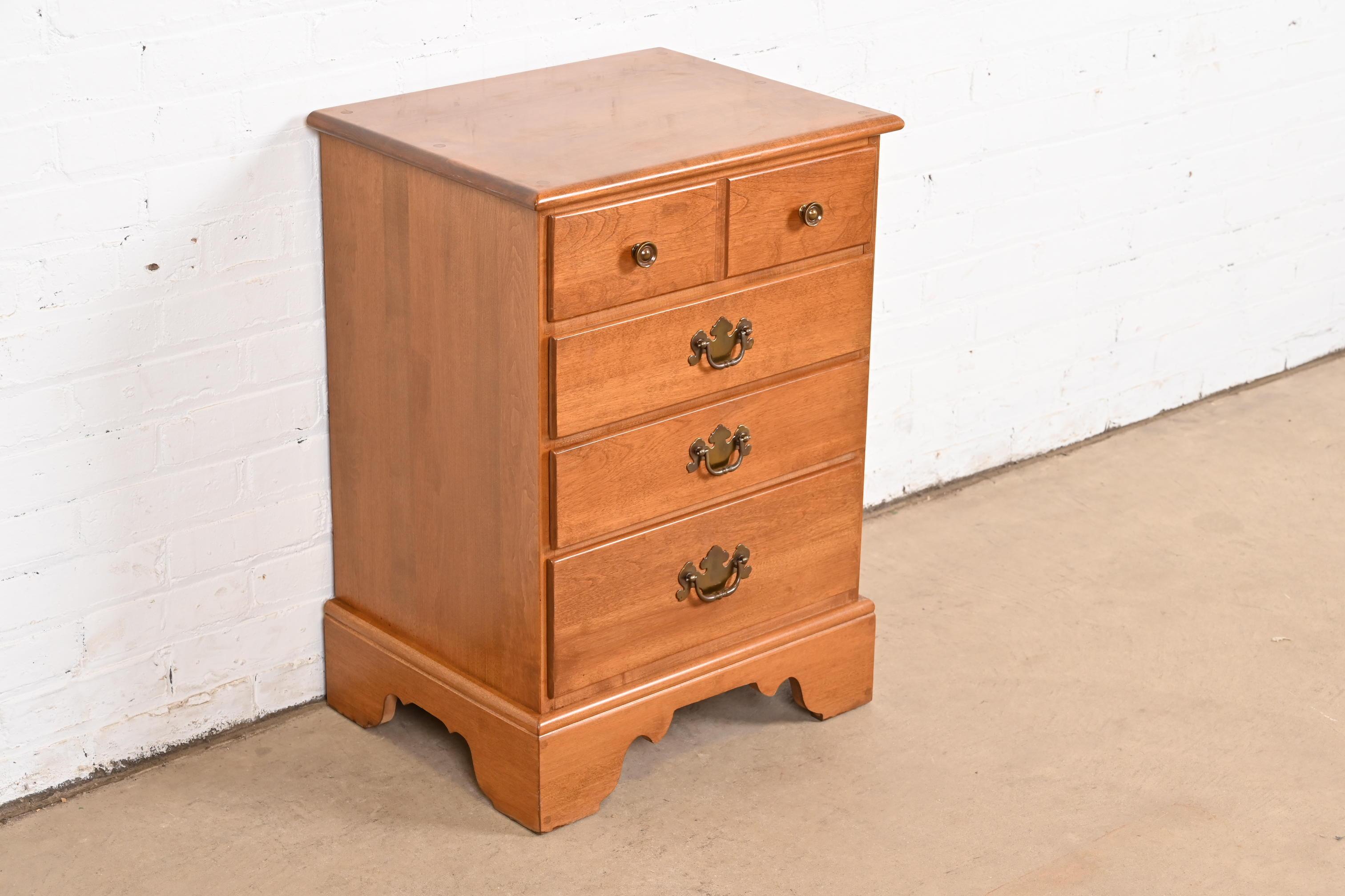 Brass American Colonial Solid Maple Four-Drawer Bedside Chest of Drawers For Sale