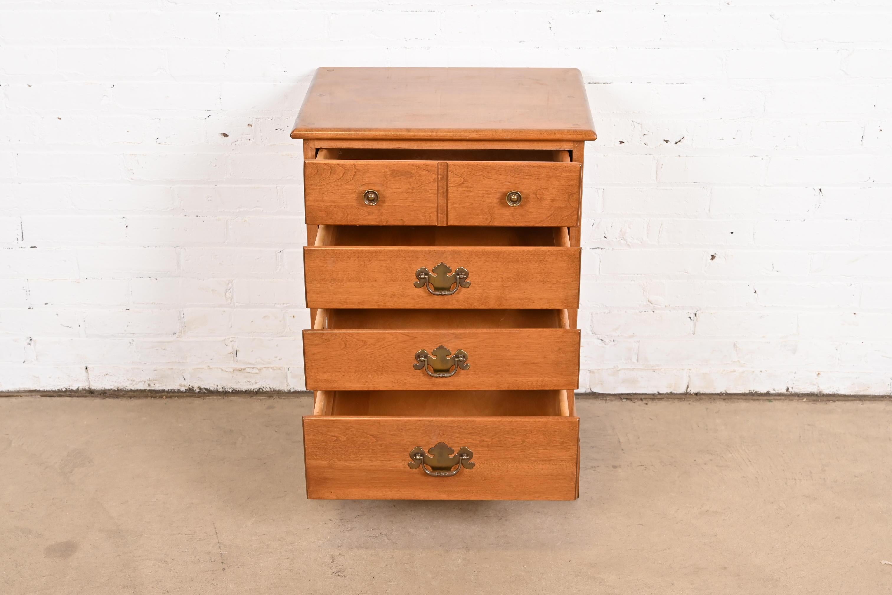 American Colonial Solid Maple Four-Drawer Bedside Chest of Drawers For Sale 1