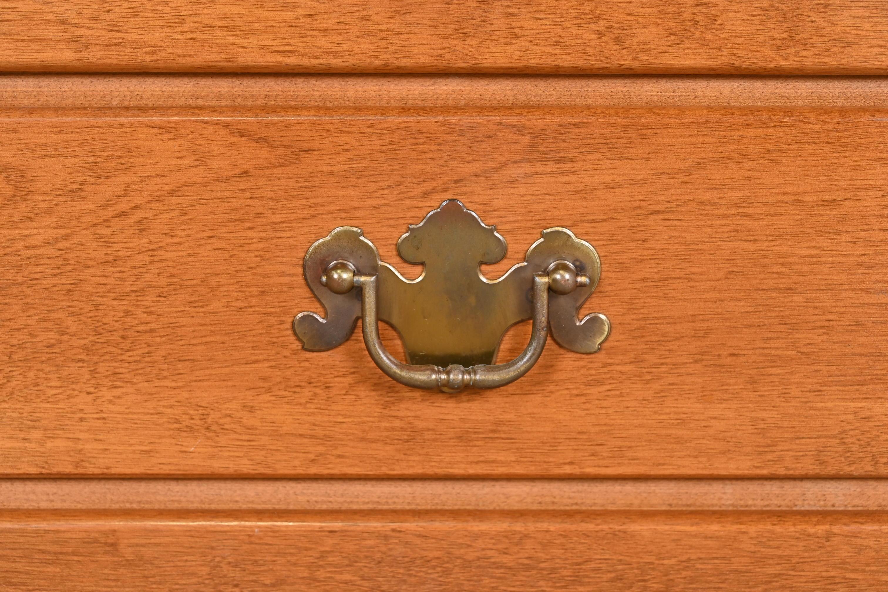 American Colonial Solid Maple Four-Drawer Bedside Chest of Drawers For Sale 3