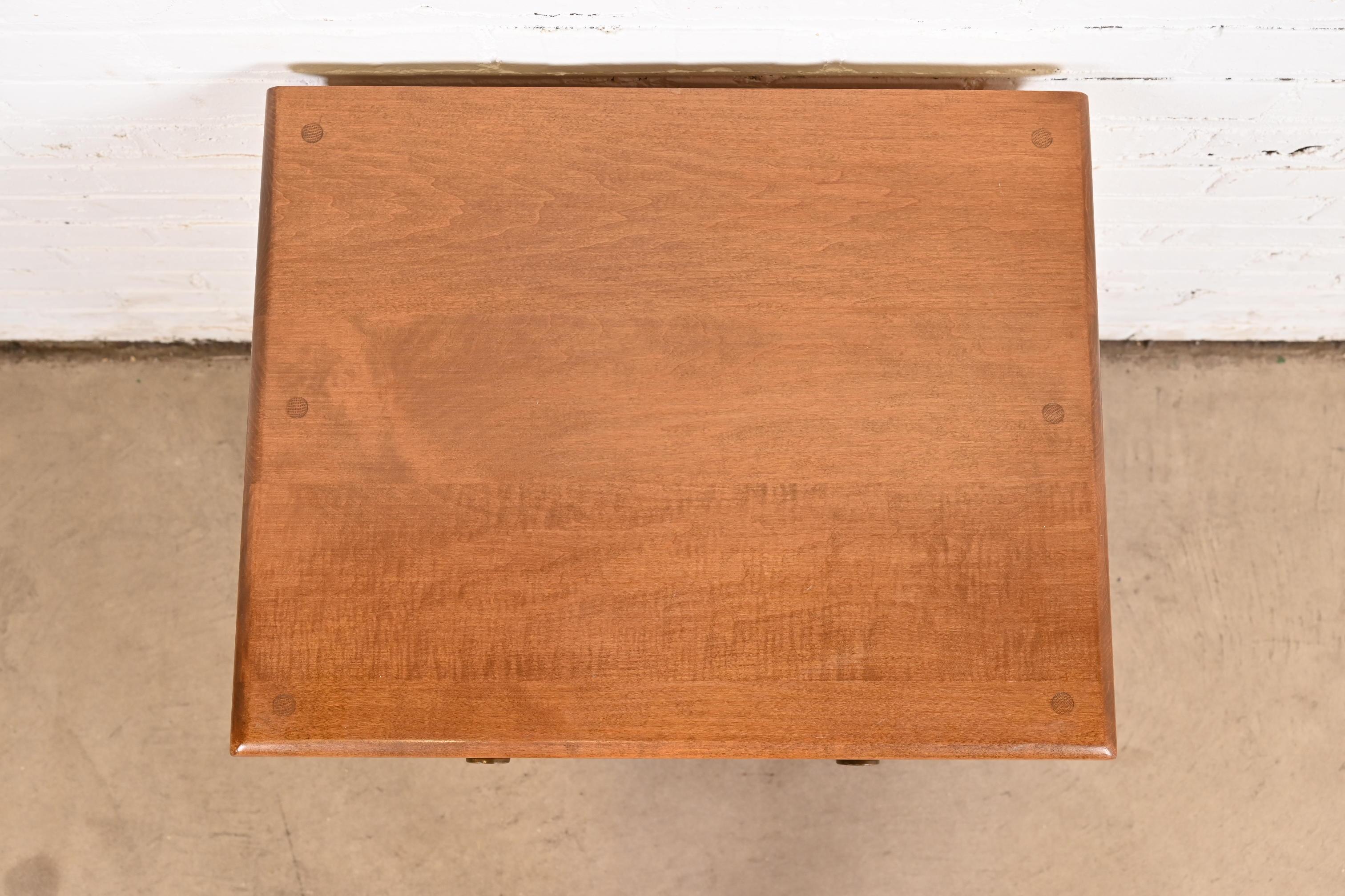 American Colonial Solid Maple Four-Drawer Bedside Chest of Drawers For Sale 4
