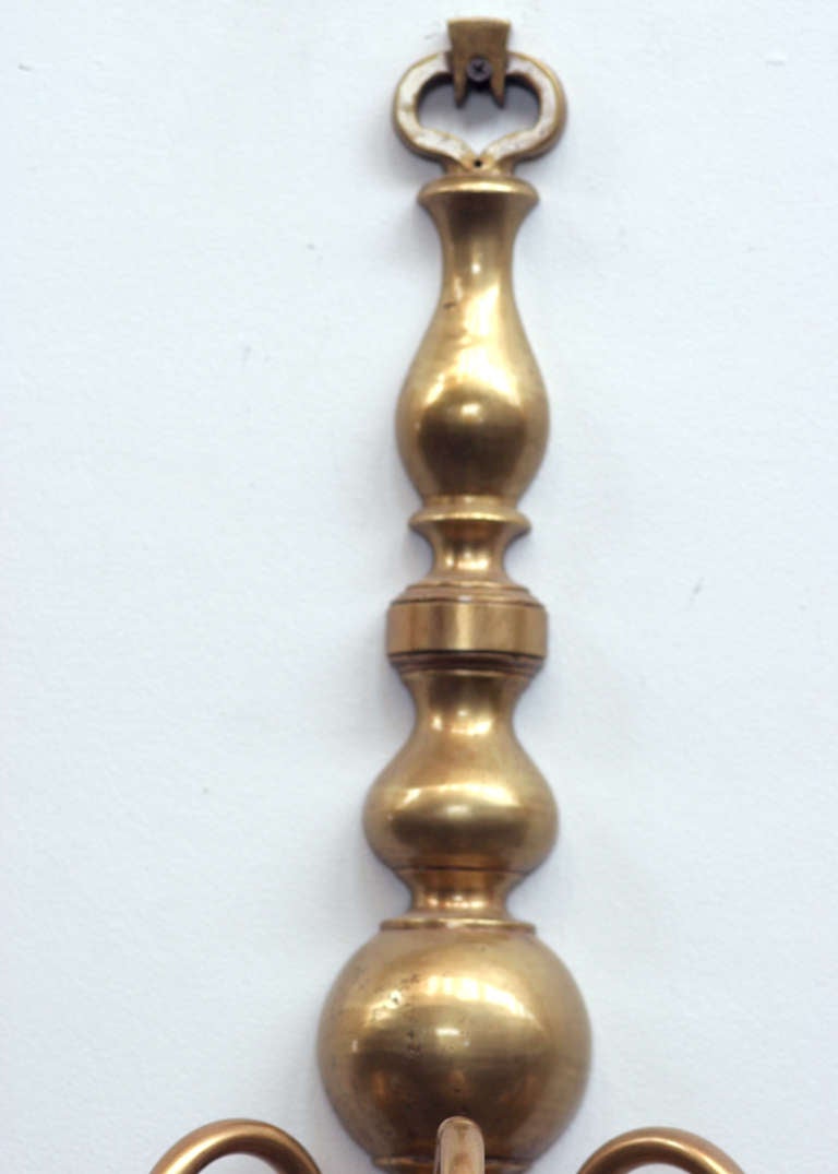 Mid-20th Century American Colonial Style Brass Wall Sconce