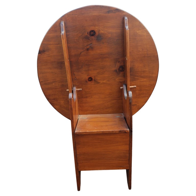 American Colonial Style Pine Round Tilt Top Tavern Chair Table For Sale