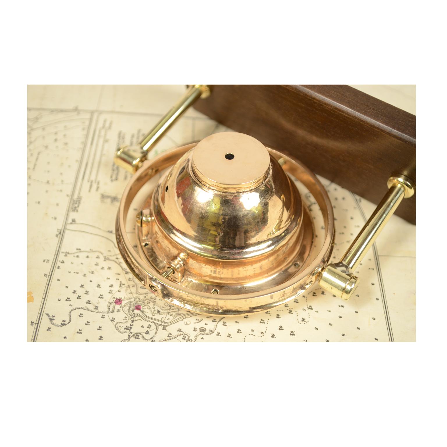 American Compass from the Early 1900s Brass with Wooden Box 8
