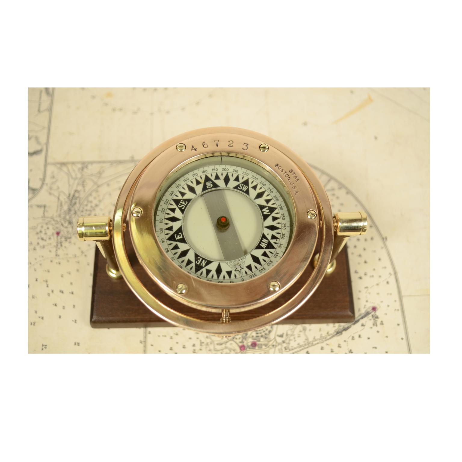 American Compass from the Early 1900s Brass with Wooden Box 2