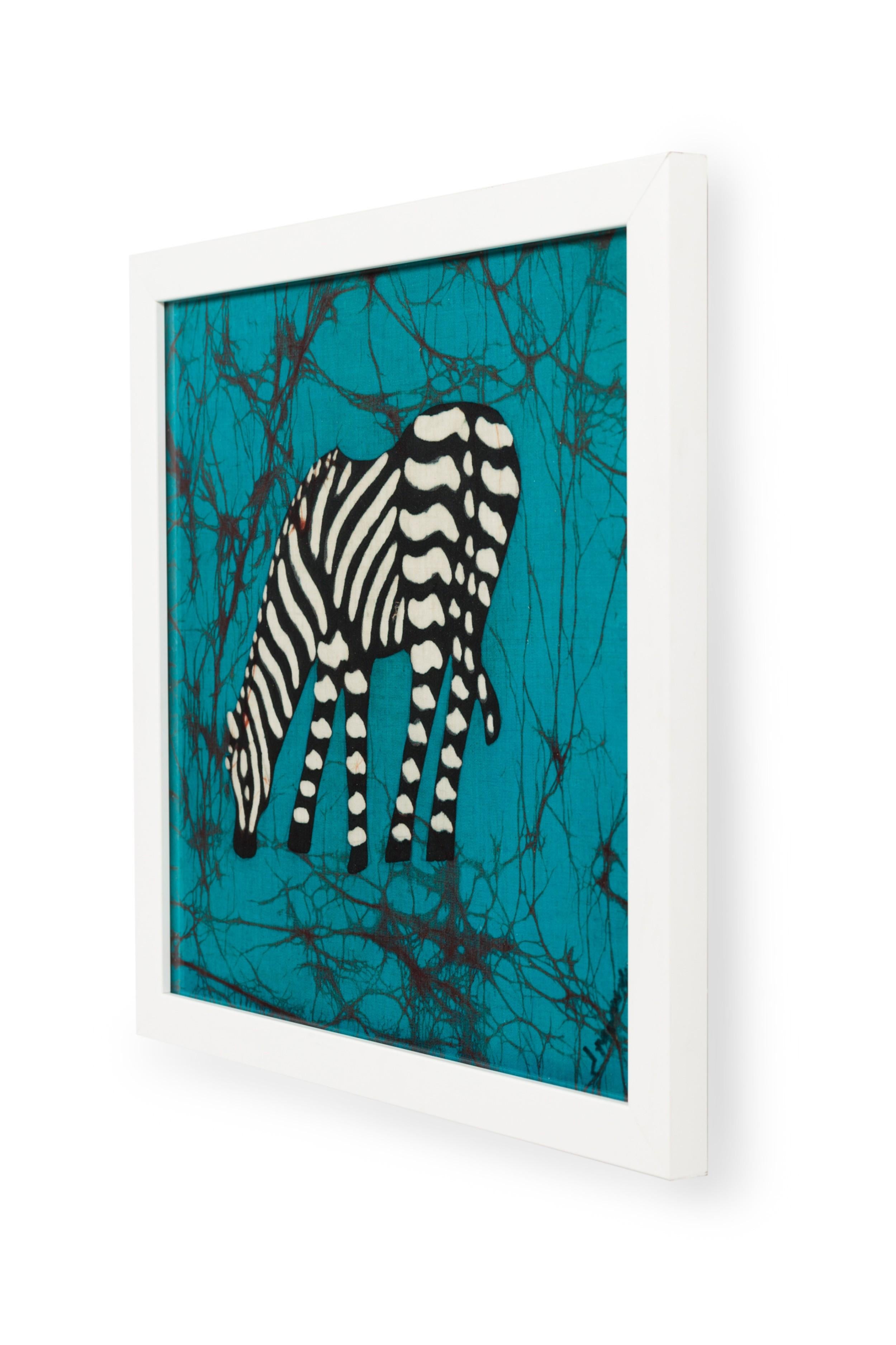 Cuadro abstracto contemporáneo americano enmarcado en blanco de una cebra comiendo hierba con fondo azul y negro (similar a NWL7298A)