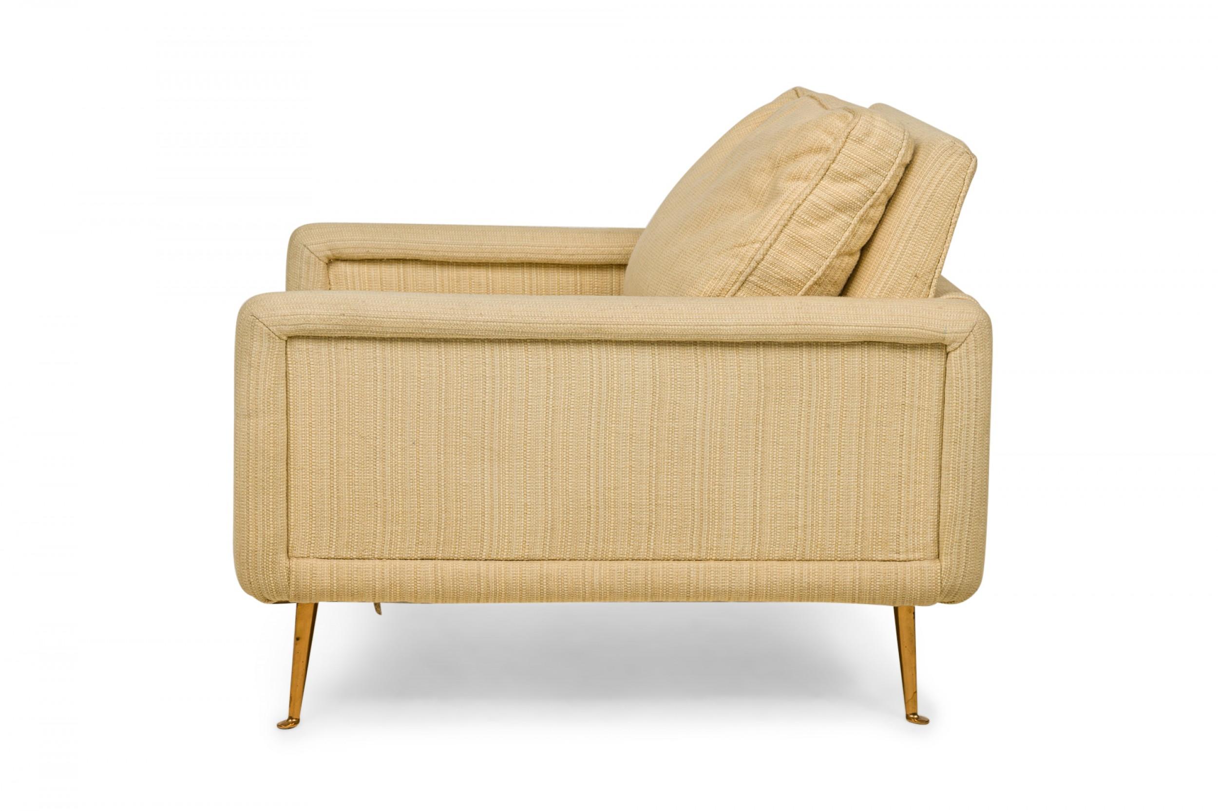 American Contemporary Beige Fabric Upholstered Bronze Leg Lounge / Armchair (Moderne der Mitte des Jahrhunderts) im Angebot