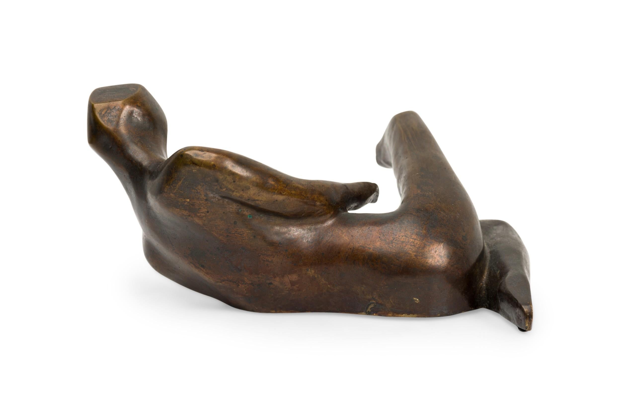 Américain Sculpture masculine contemporaine en bronze AM Contemporary en vente