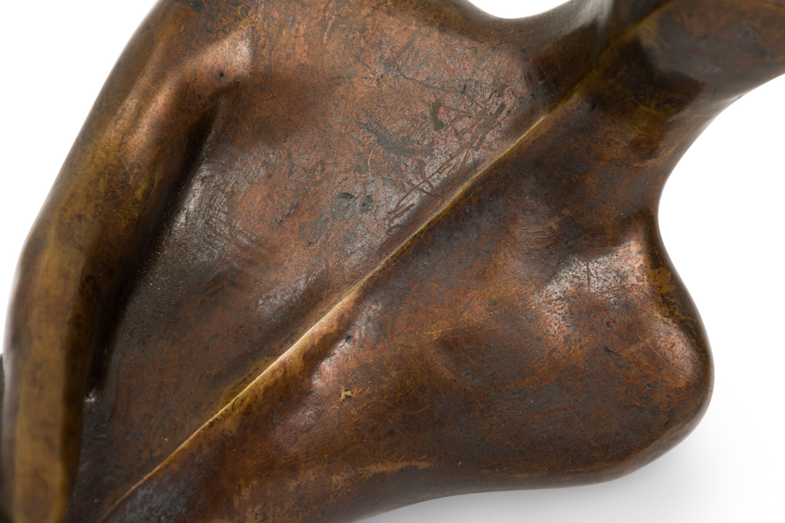20ième siècle Sculpture masculine contemporaine en bronze AM Contemporary en vente