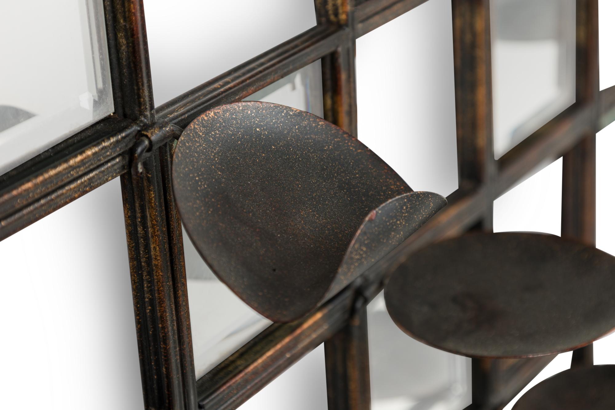 Moderne Sculpture murale AM Contemporary en damier avec bougeoirs en vente