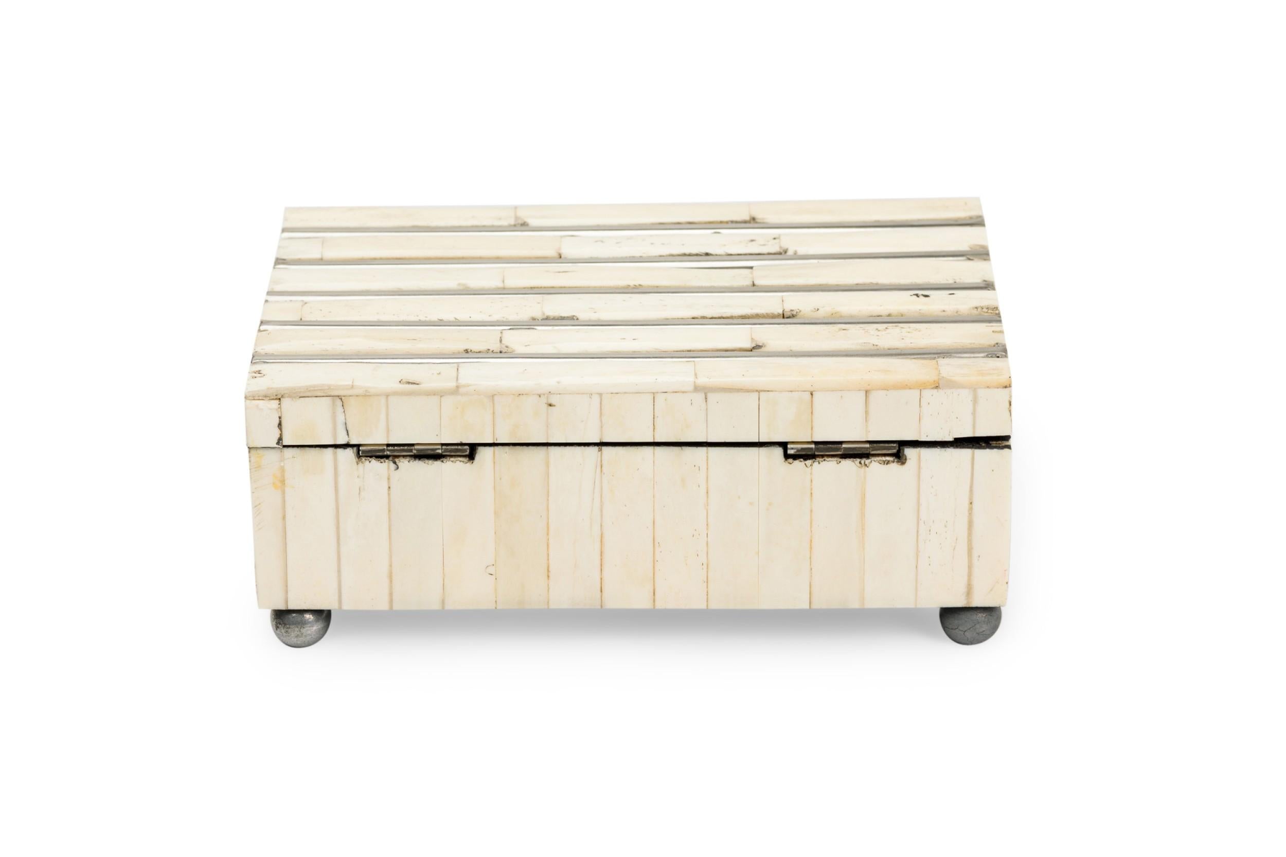 Americano Scatola decorativa in finto osso AM Contemporary in vendita