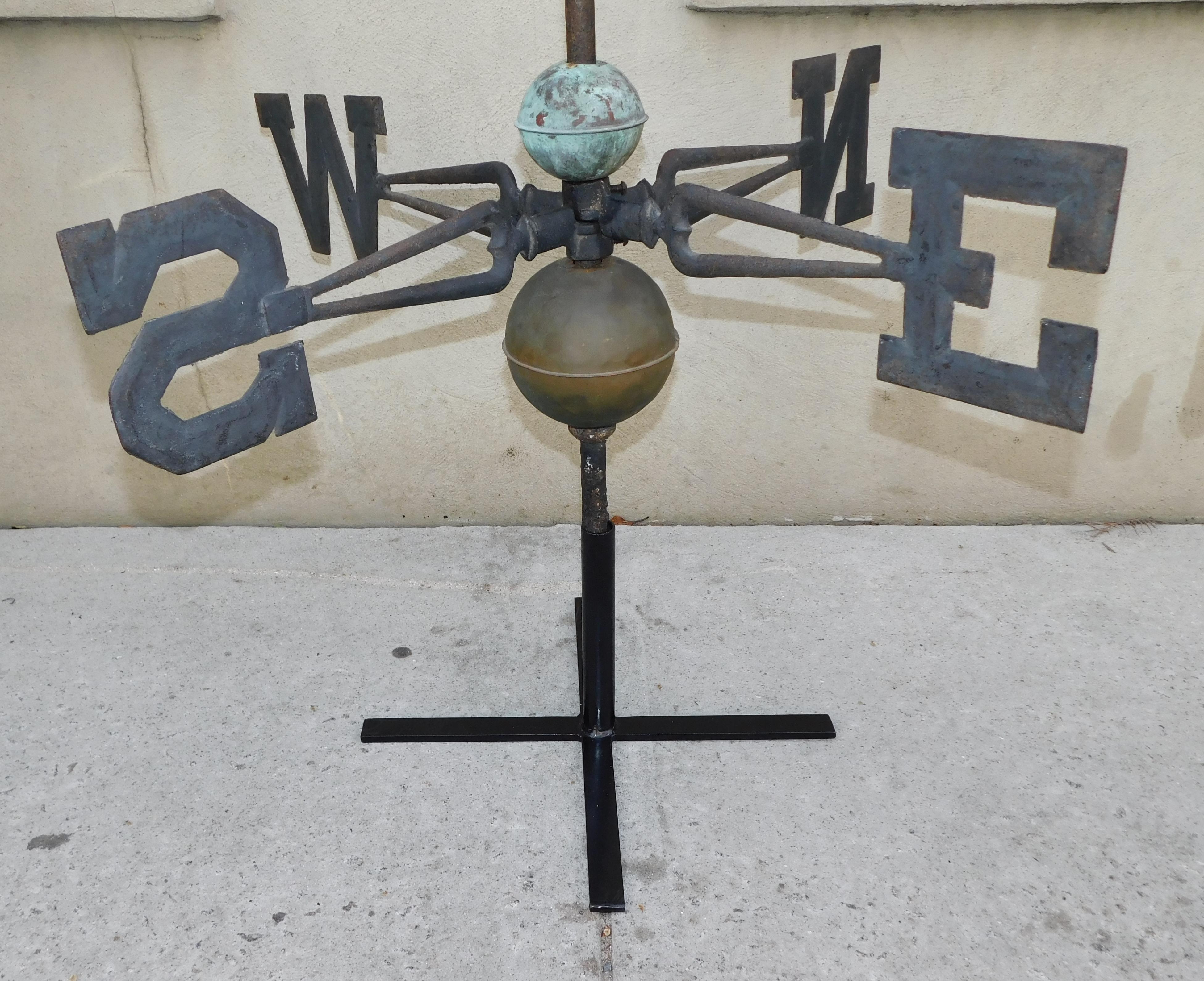 American Copper Full Bodied Horse Weather Vane with Directional on Stand, C 1890 In Excellent Condition In Charleston, SC