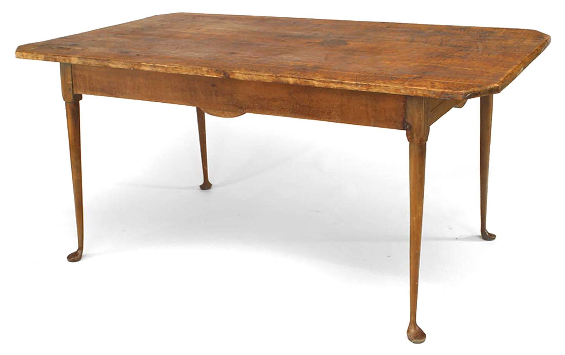 American Country Queen Anne-style (18th Century) North Carolina rectangular dining table with pine top.
