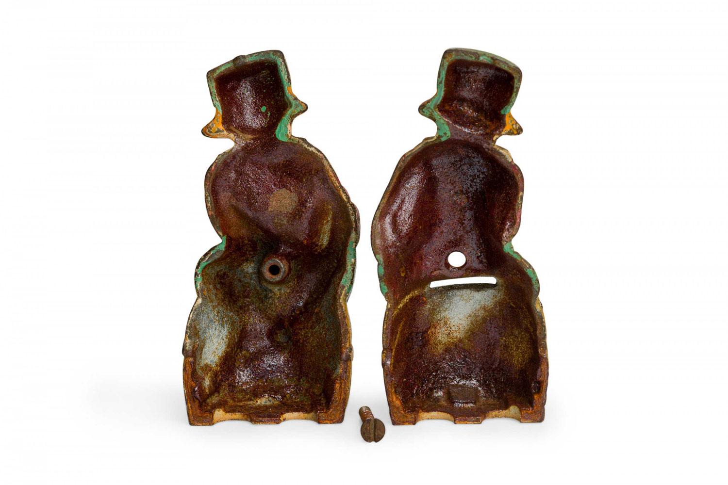 American Country Antique Painted Cast Iron Dutch Child Figural Coin Bank en vente 2