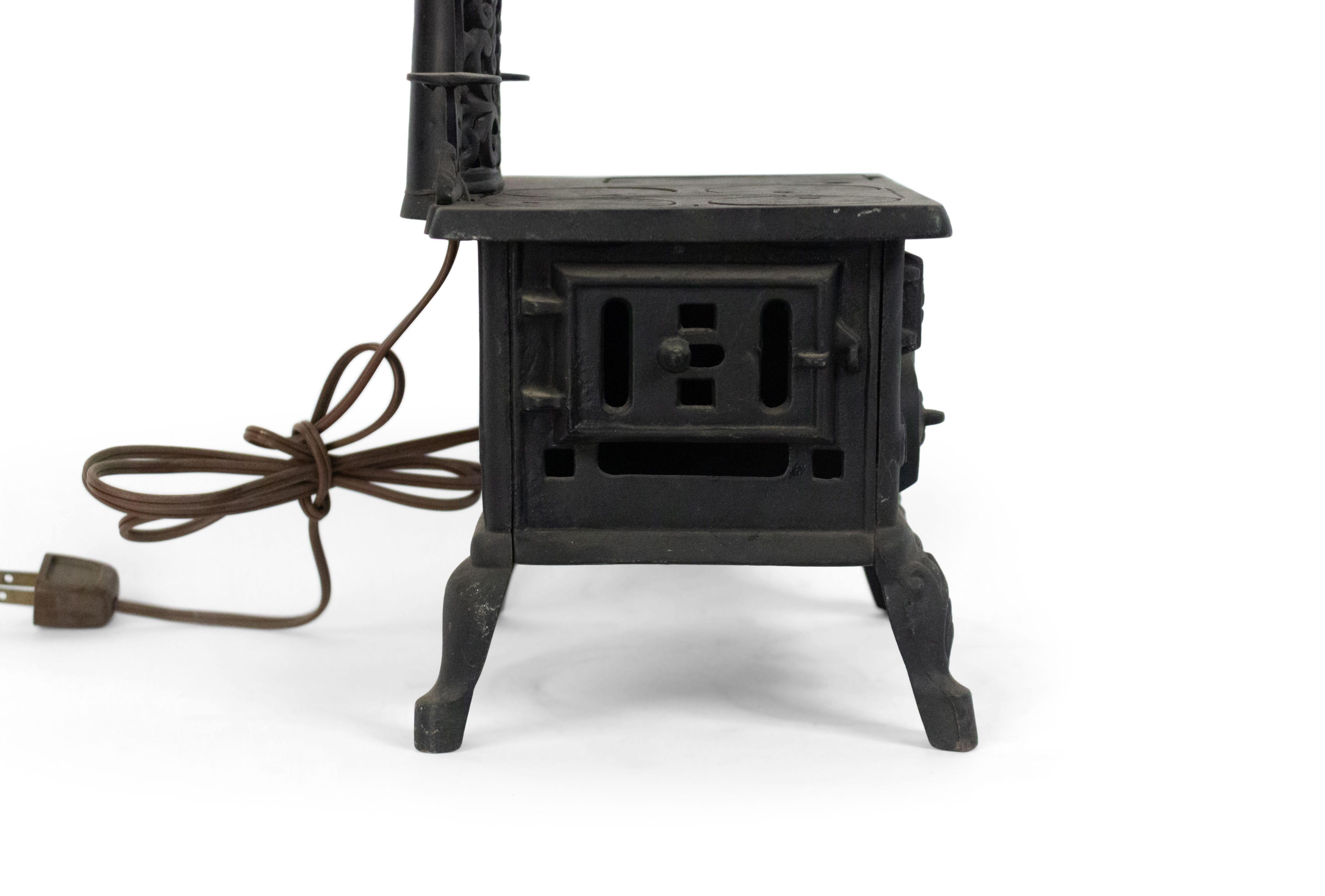 American Country Black Iron Stove Table Lamp In Good Condition For Sale In New York, NY