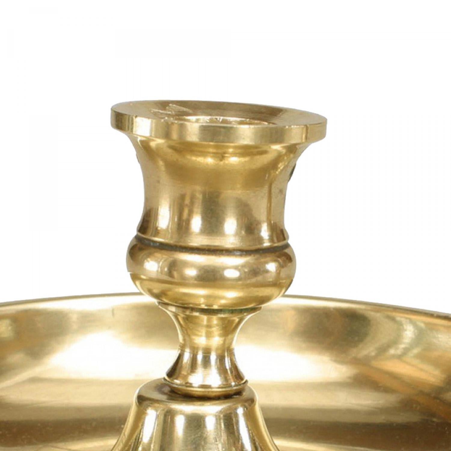 Candeliere rotondo in ottone in stile country americano (20° secolo) con maniglia