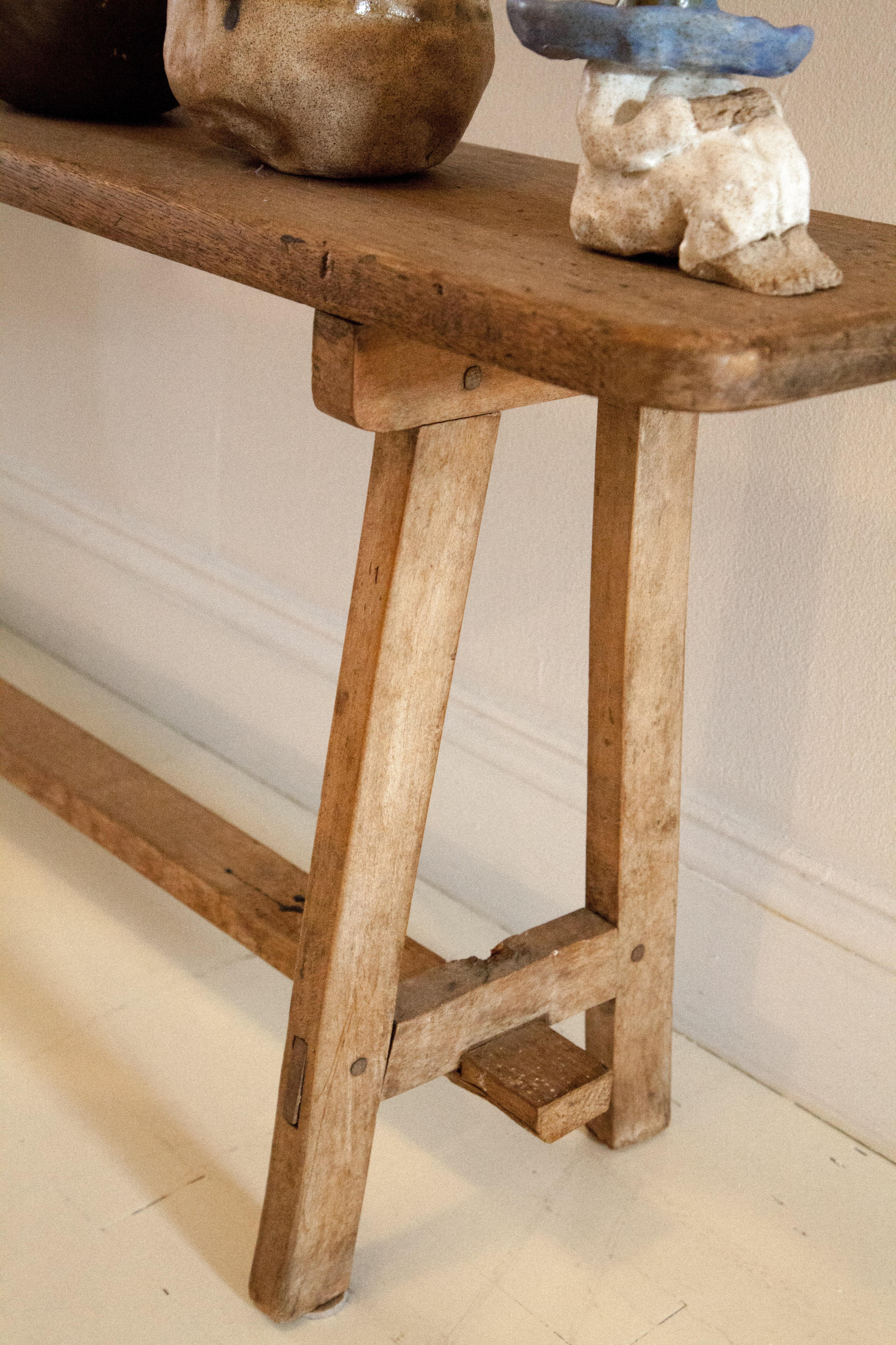 19th Century American Country Hepplewhite Bench