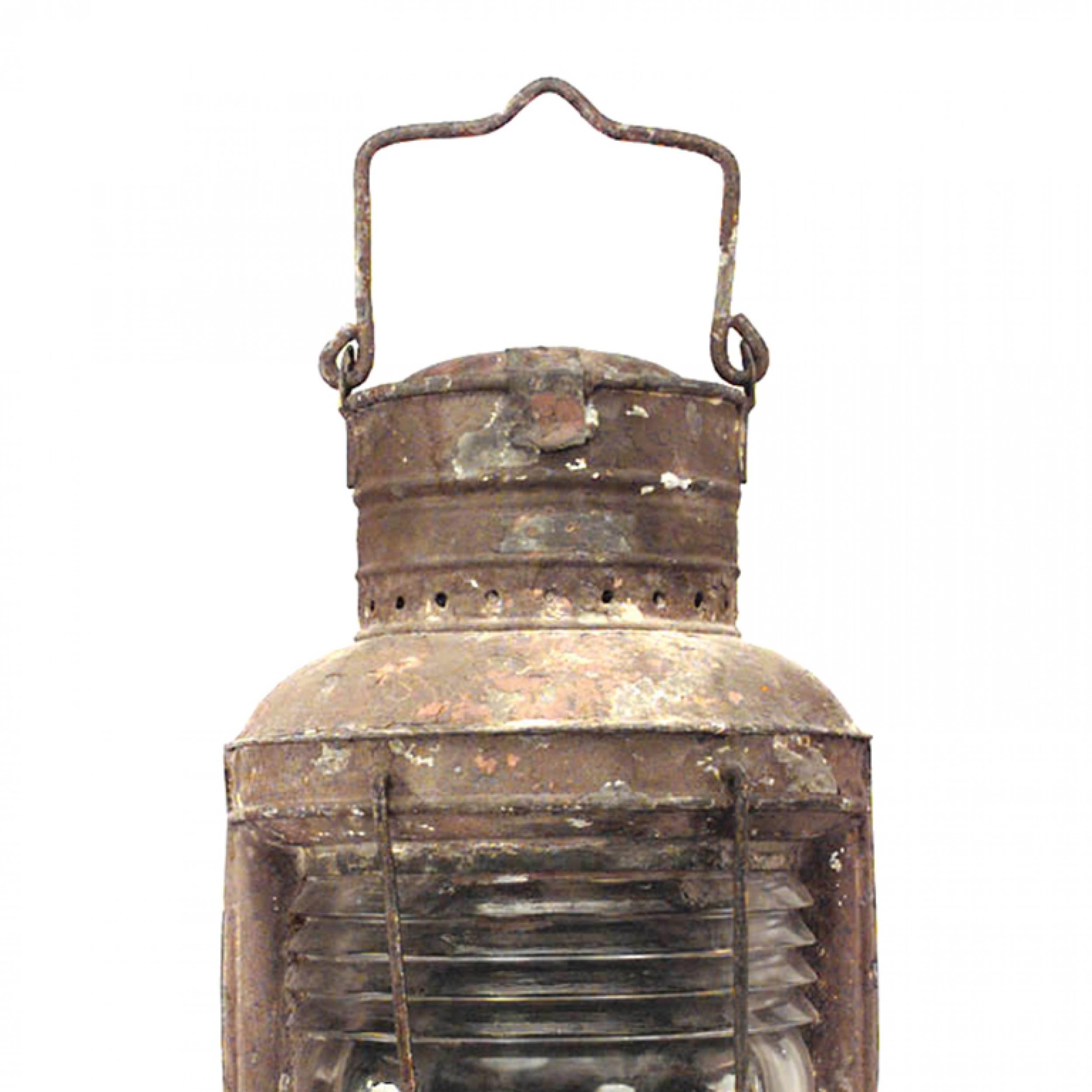 Amerikanische Schiffslaterne aus Eisen und Glas im Landhausstil (Britisch Kolonial) im Angebot