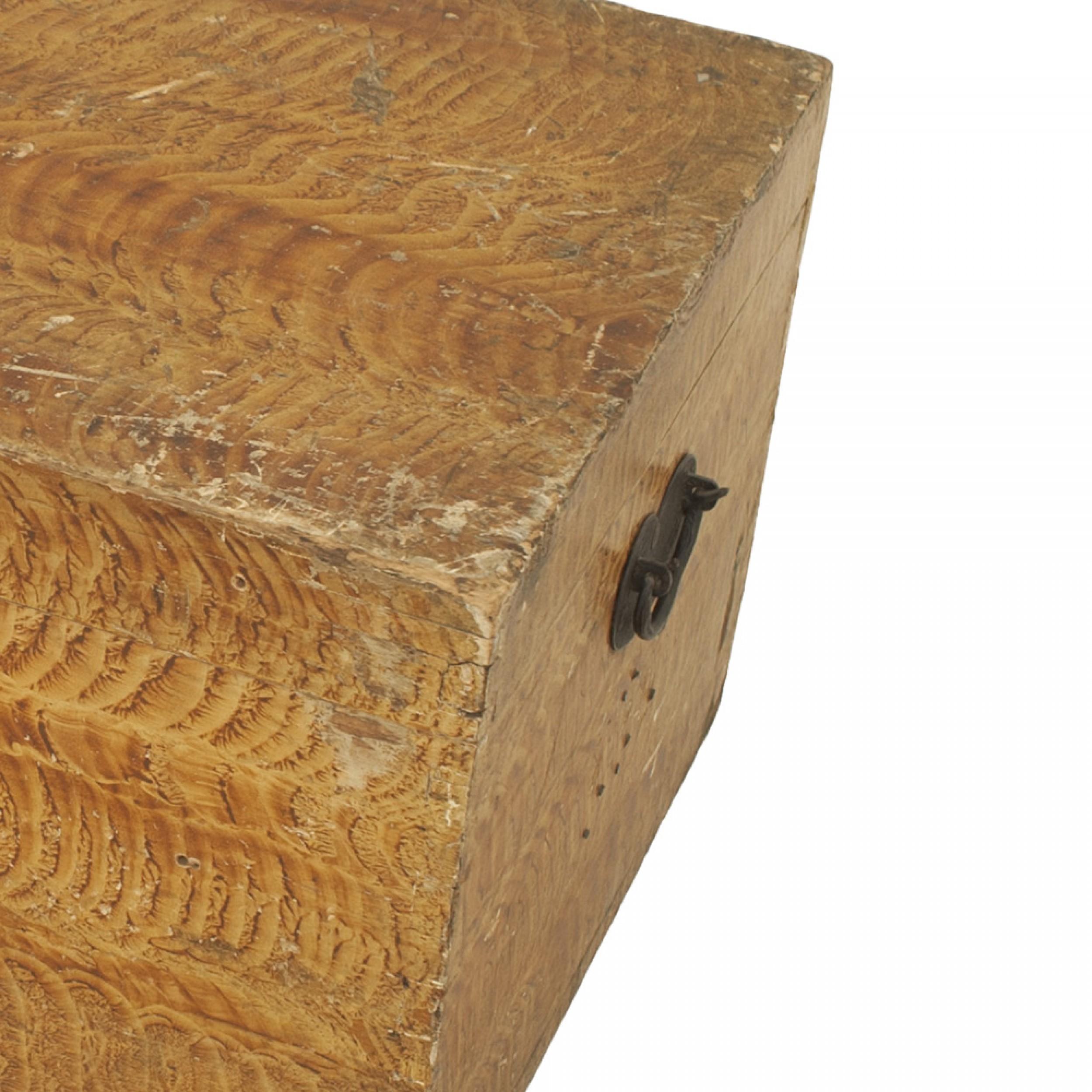 Hand-Painted American Country Painted Trunk For Sale