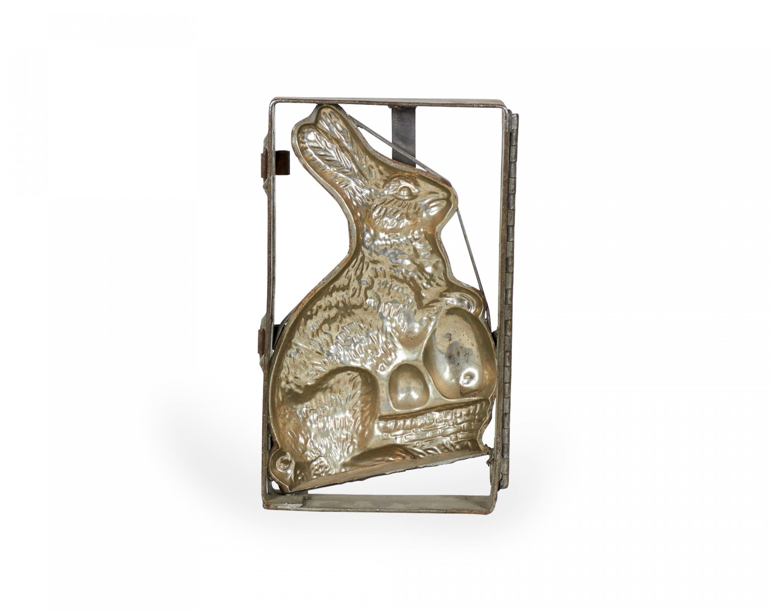 Molde de Chocolate con Forma de Conejo American Country en Bueno estado para la venta en Queens, NY