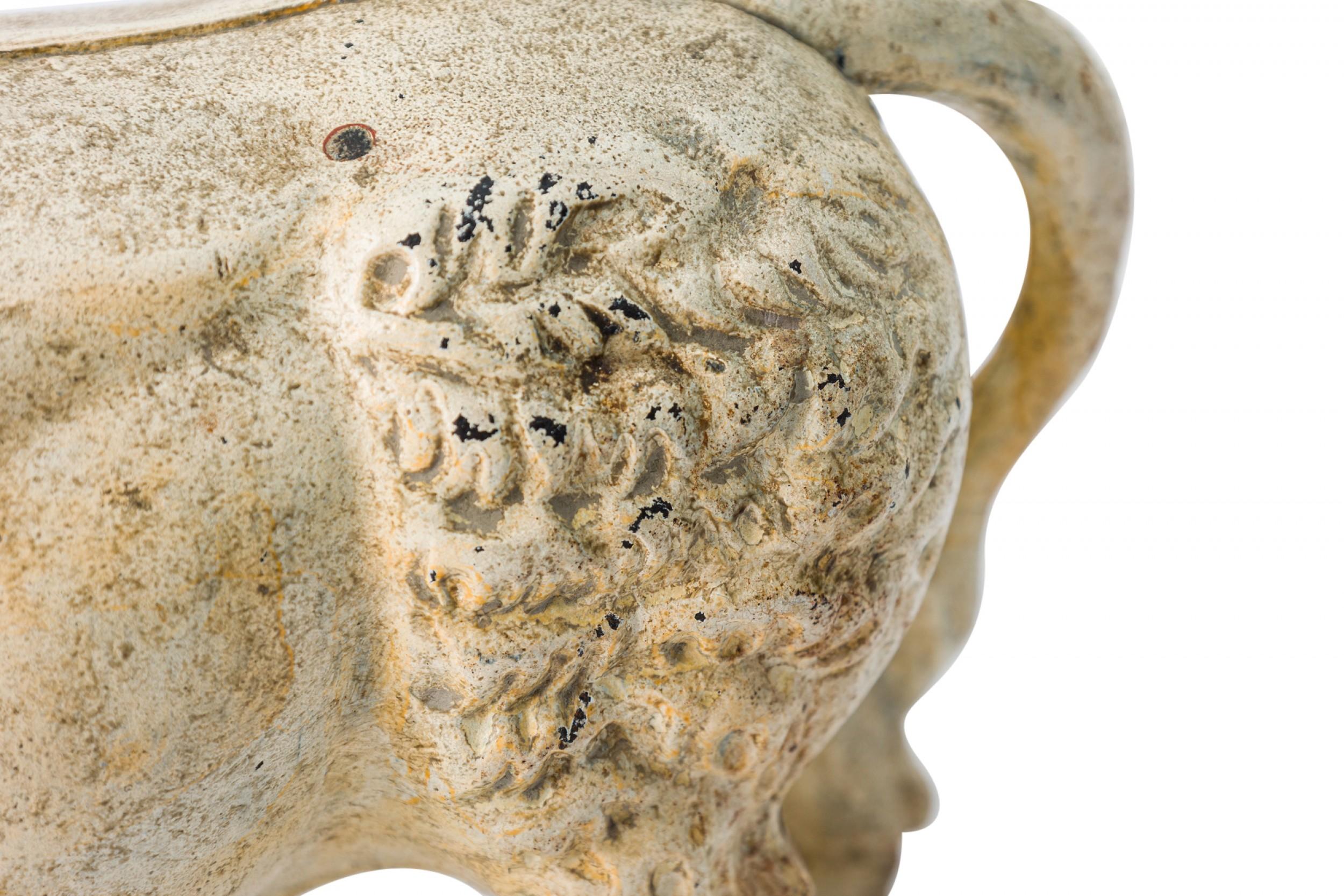 XX secolo Fermaporta in ghisa verniciato a forma di toro American Country Rustic in vendita