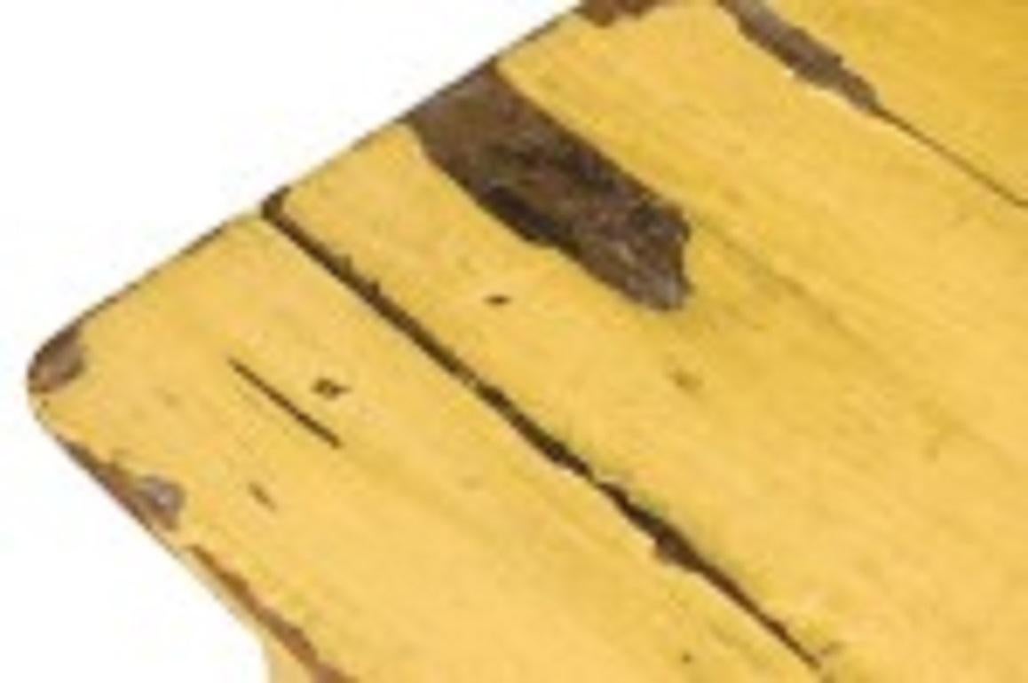 Rustique Table de salle à manger de style rustique américain peinte en jaune en vente