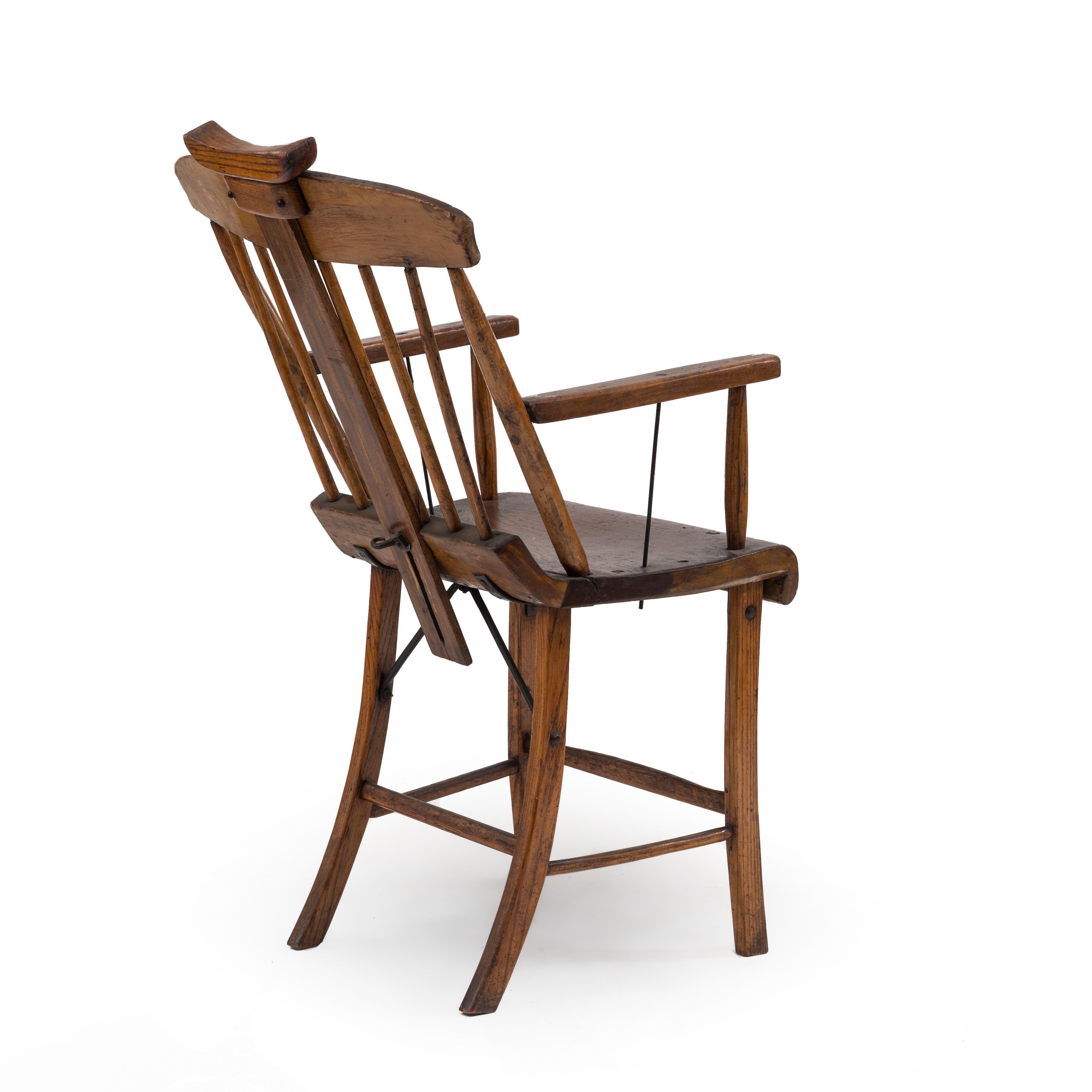 American Country Stained Pine Armchair In Good Condition For Sale In New York, NY