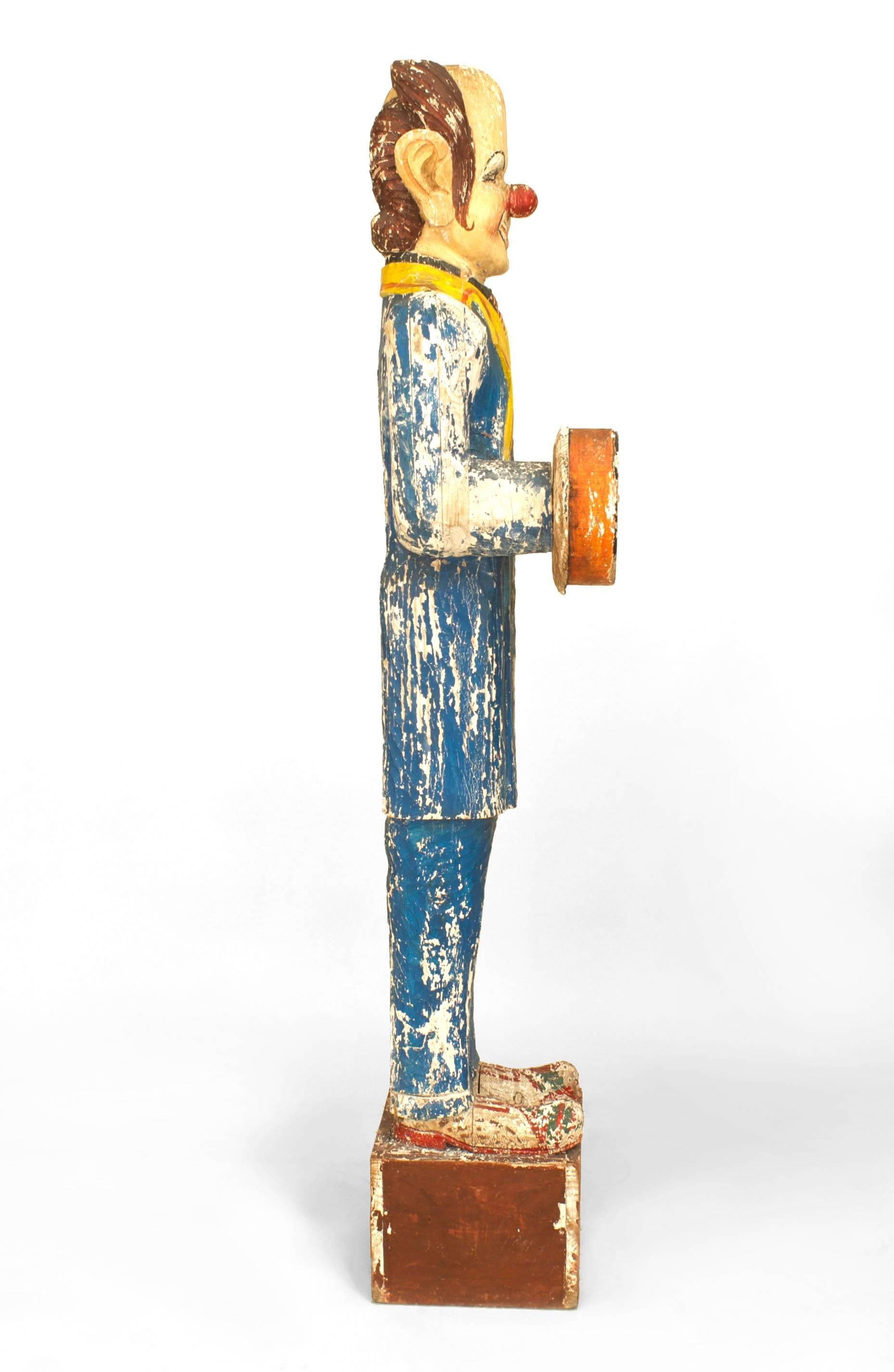 Country Clown en bois sculpté de style campagnard américain en vente