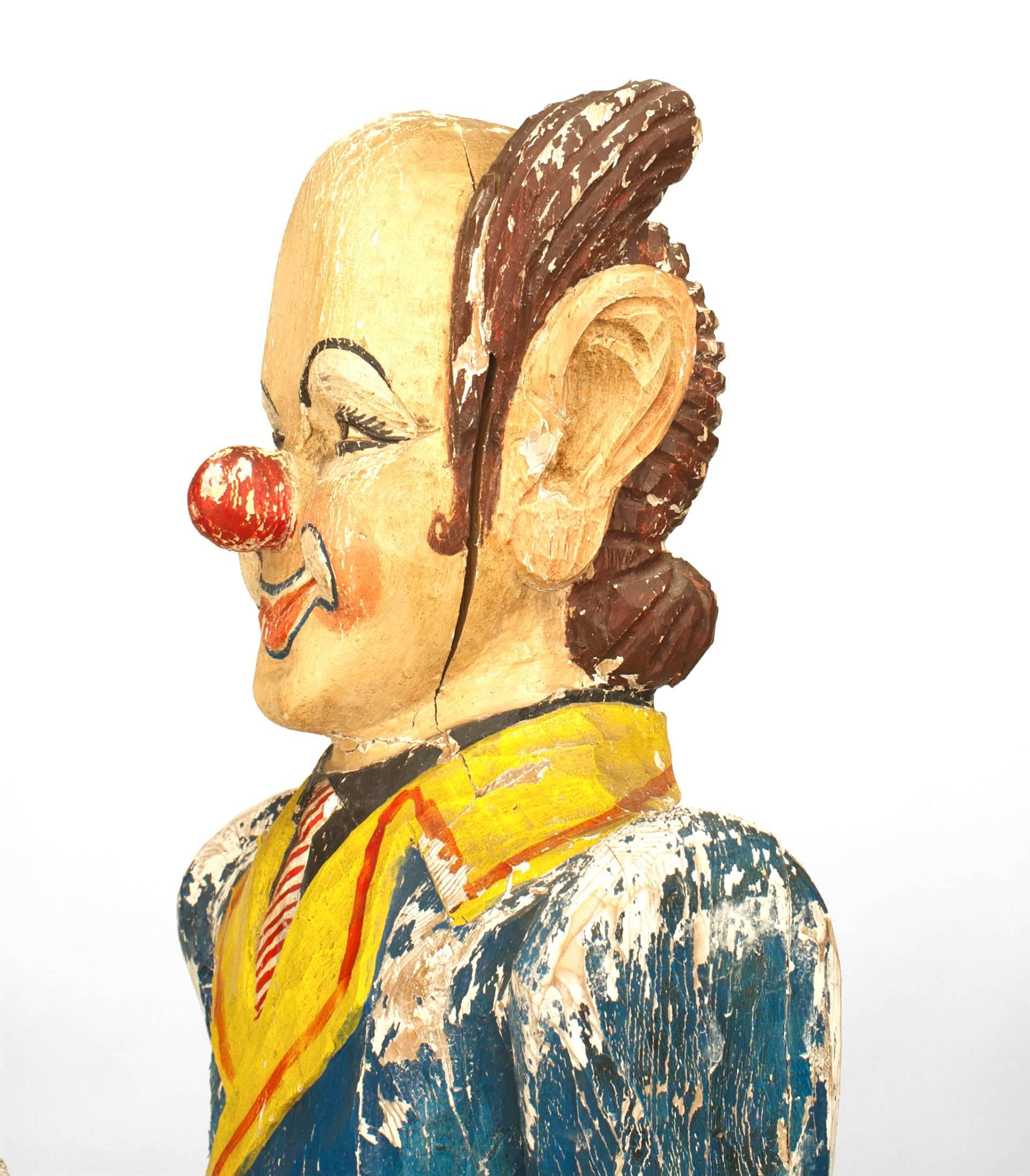 20ième siècle Clown en bois sculpté de style campagnard américain en vente