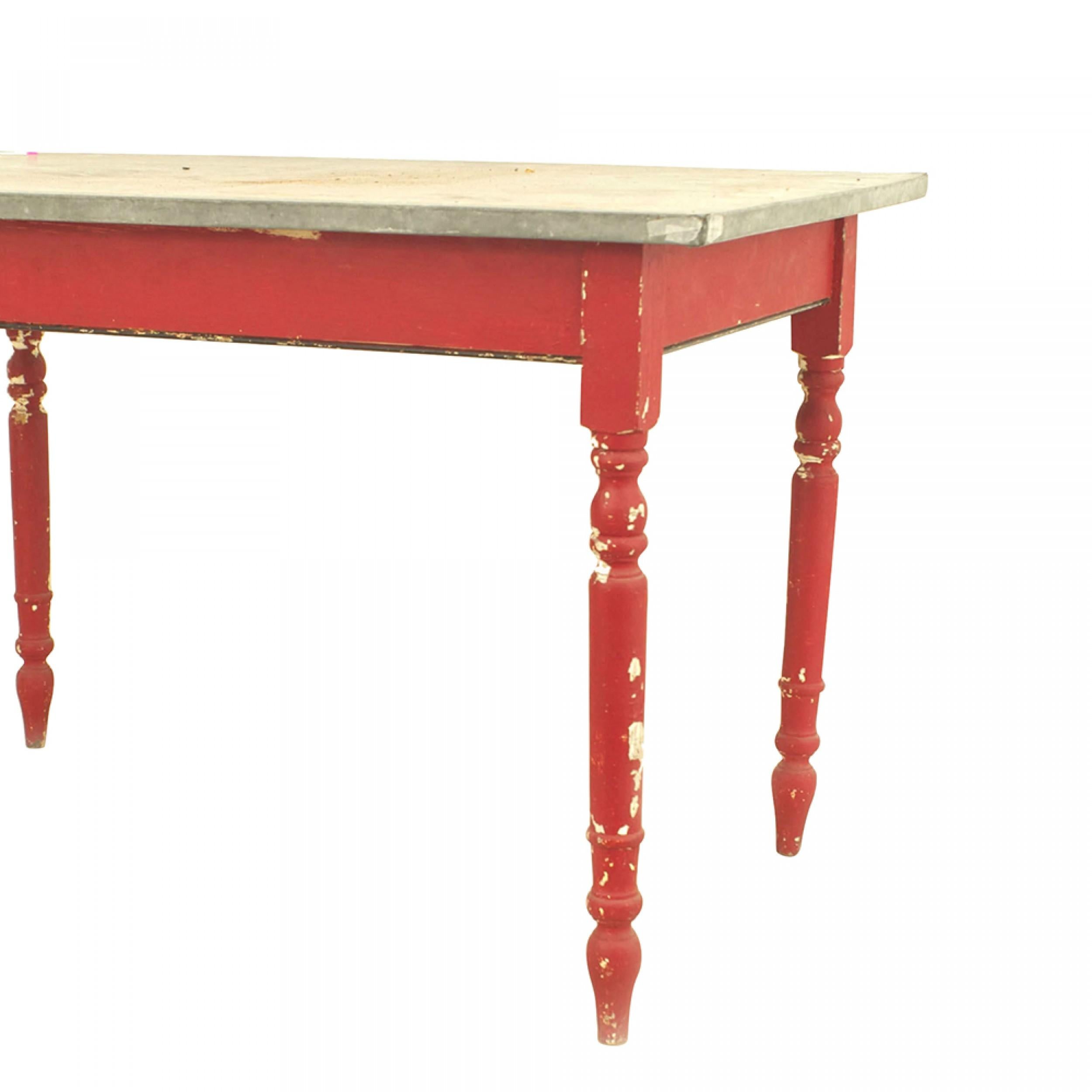 Country Table de travail américaine peinte en rouge en vente