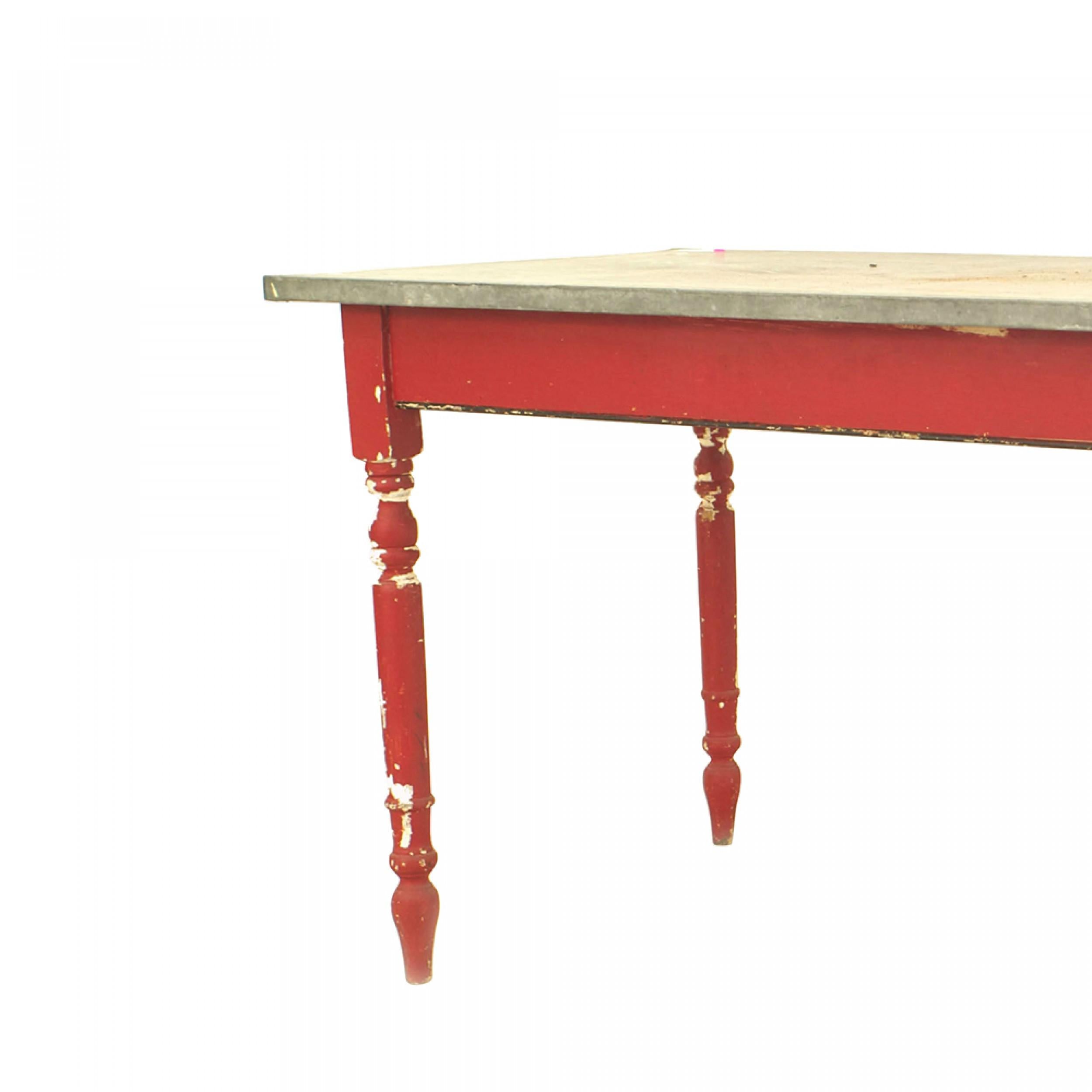 Peint à la main Table de travail américaine peinte en rouge en vente