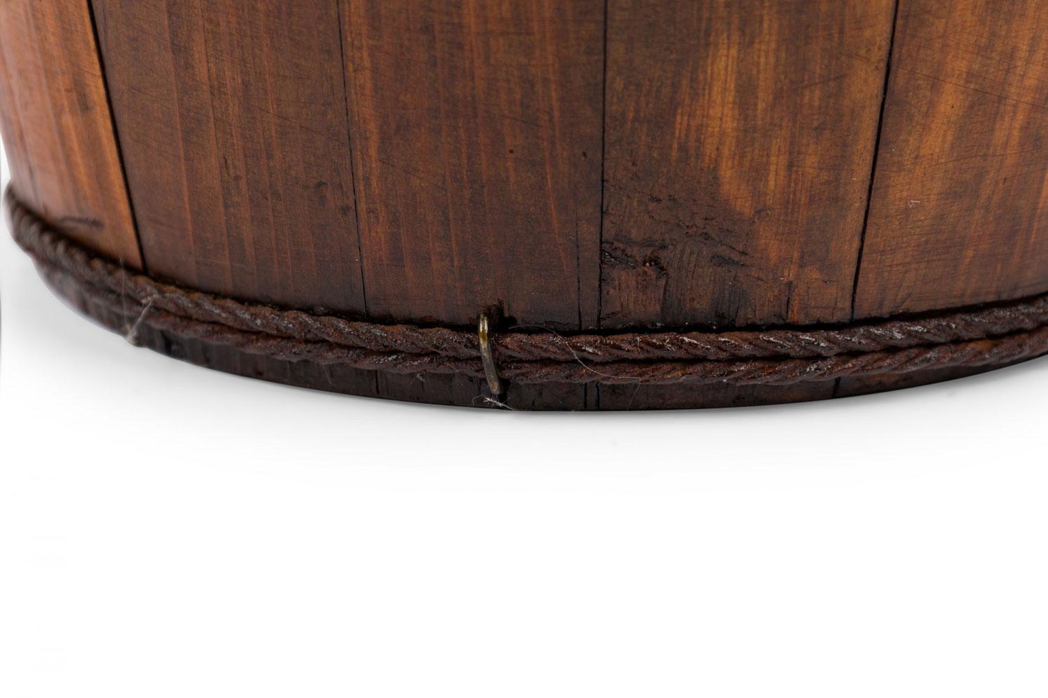 Paragüero de Barril de Madera Country Americano con Asa en venta 5