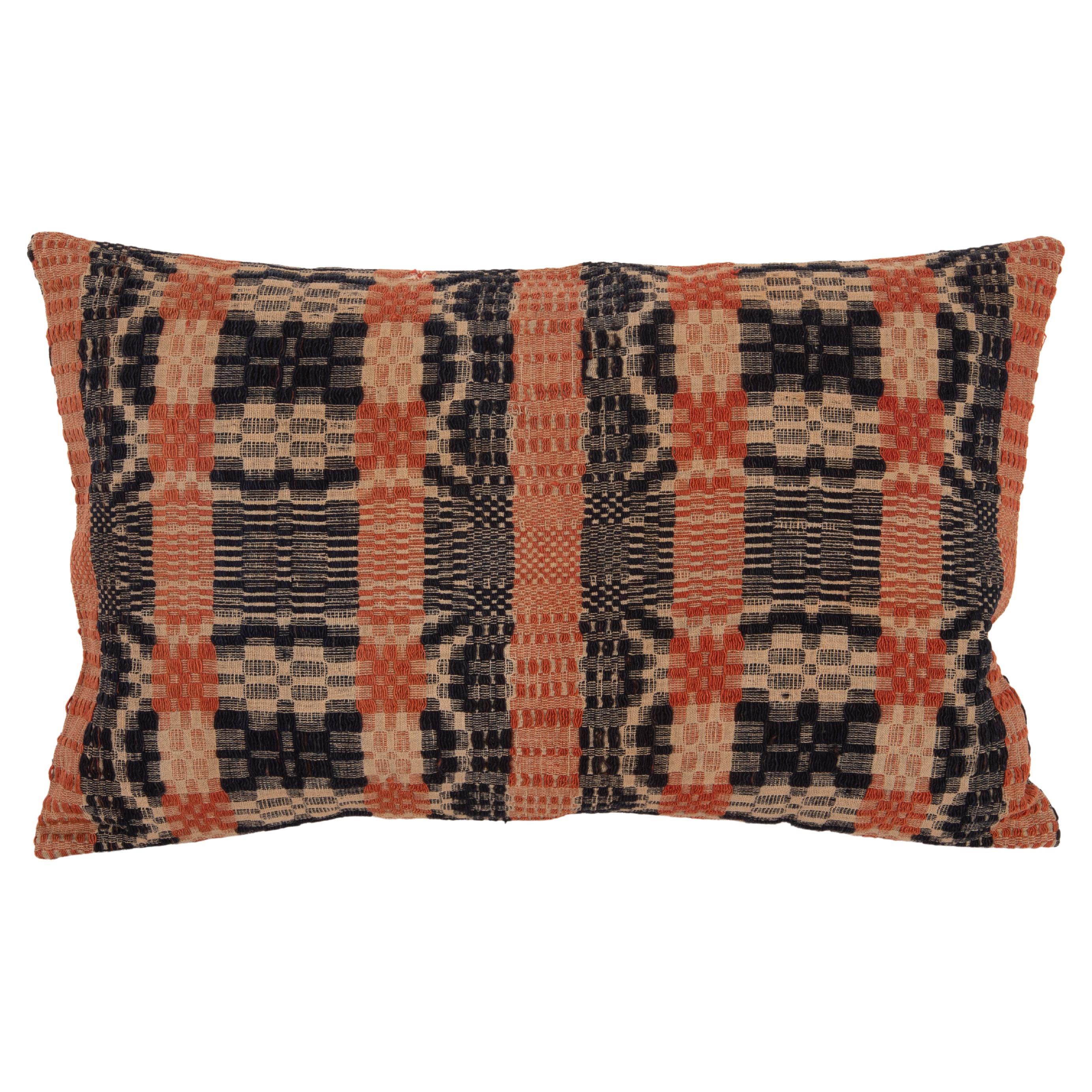 American Coverlet Pillow Cover, North America, 19th C. For Sale