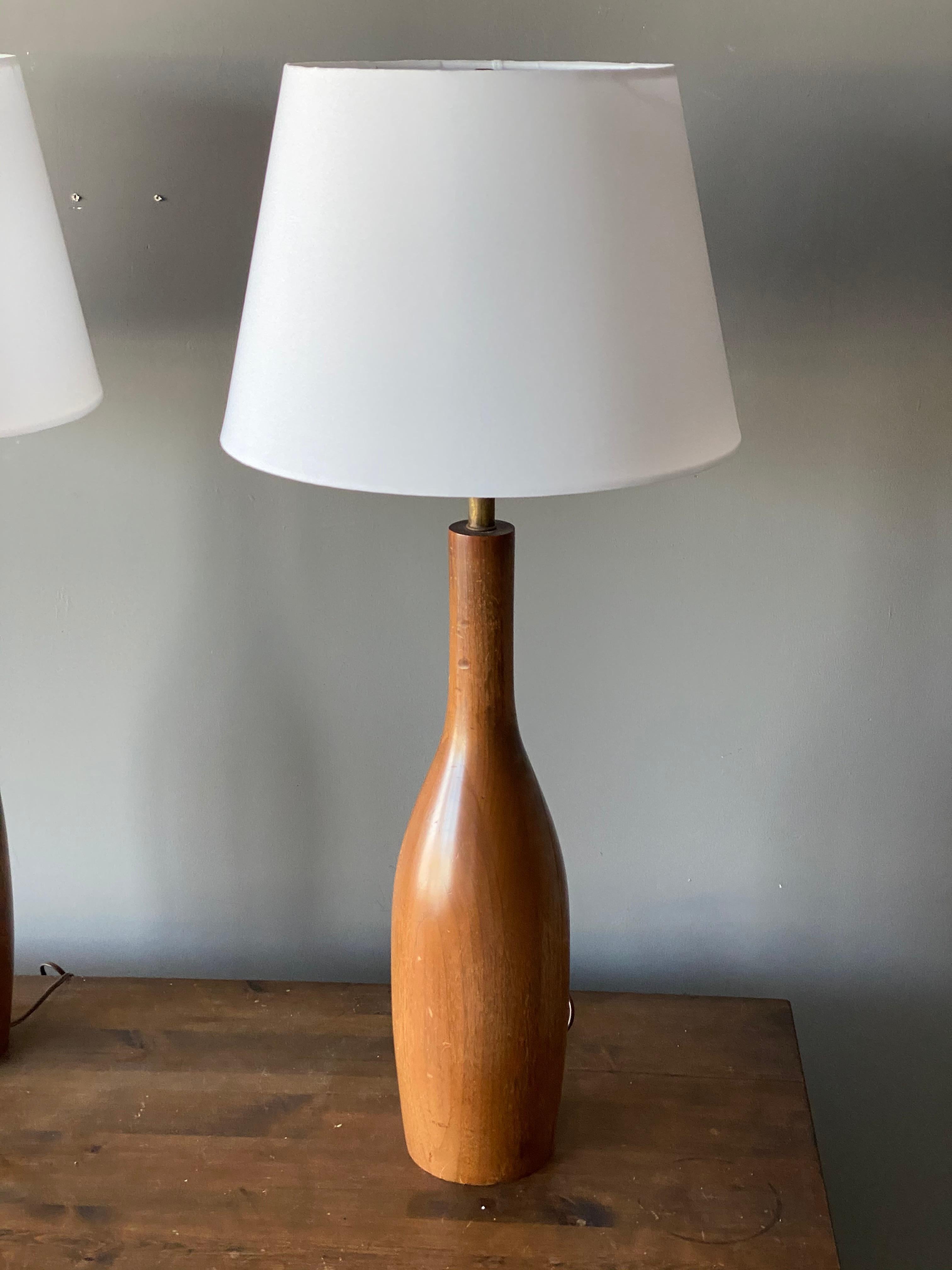 Mid-Century Modern American Craft, Large Table Lamps, Brown Solid Walnut, Brass, America, 1950s For Sale