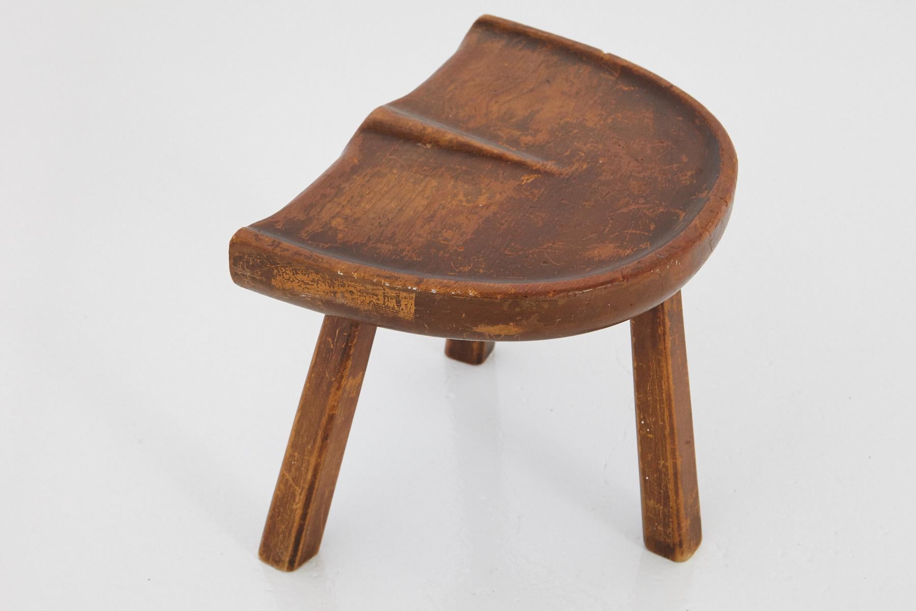 Country American Craft Movement 3-Legged Milking Stool in the Style of Arthur Cunningham