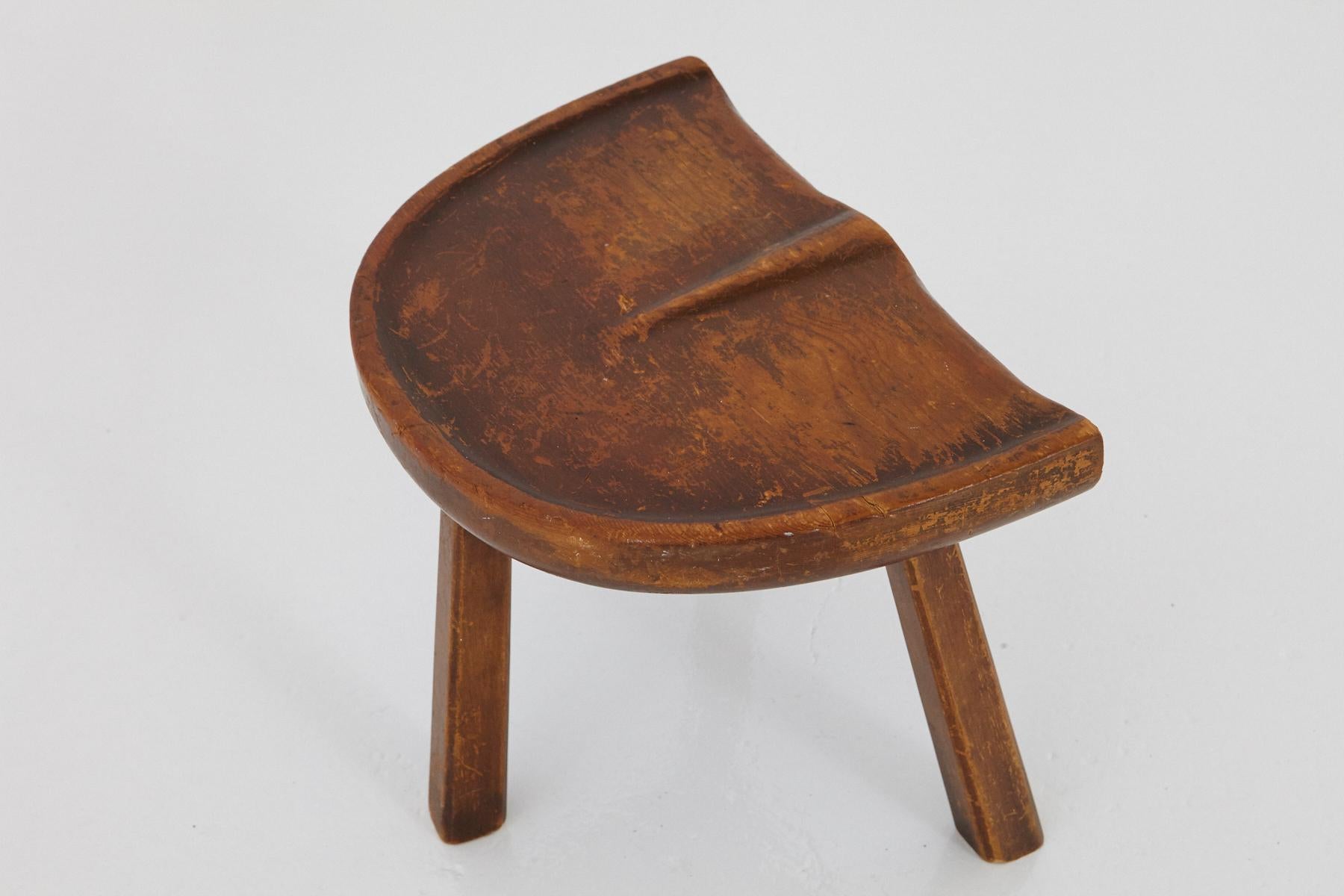 American Craft Movement 3-Legged Milking Stool in the Style of Arthur Cunningham In Good Condition In Pau, FR