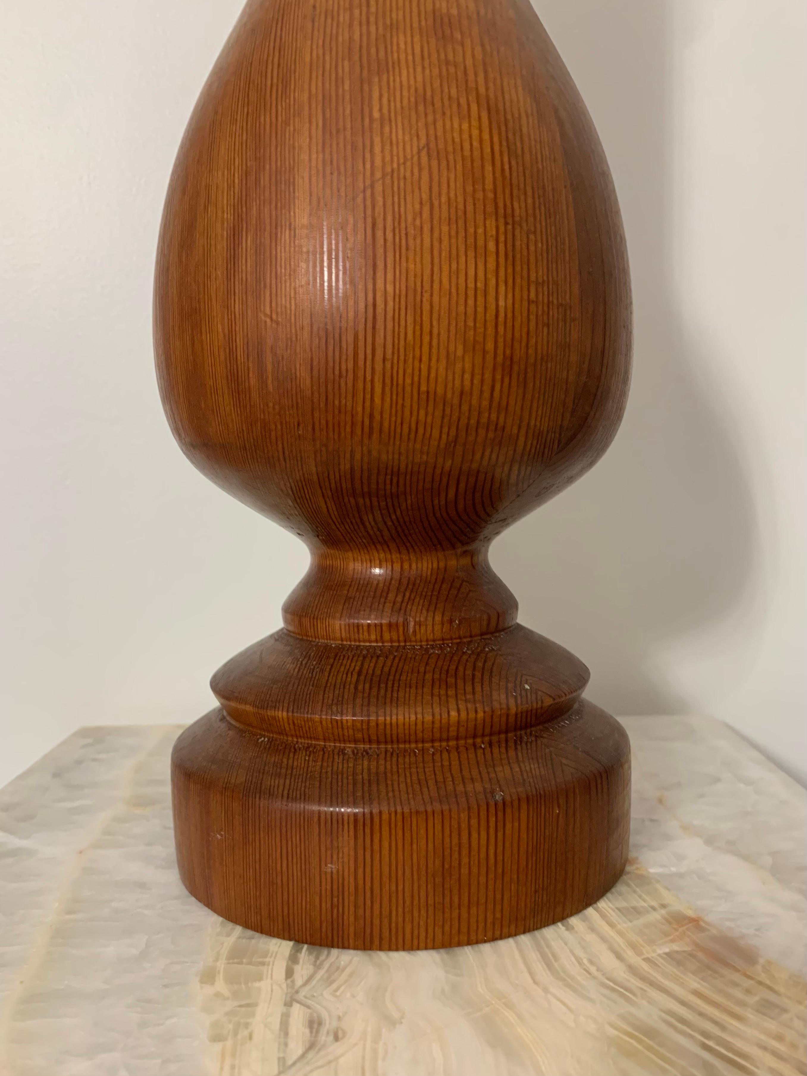 North American American Craft, Reclaimed Turned Wood Table Lamp, 1970s For Sale