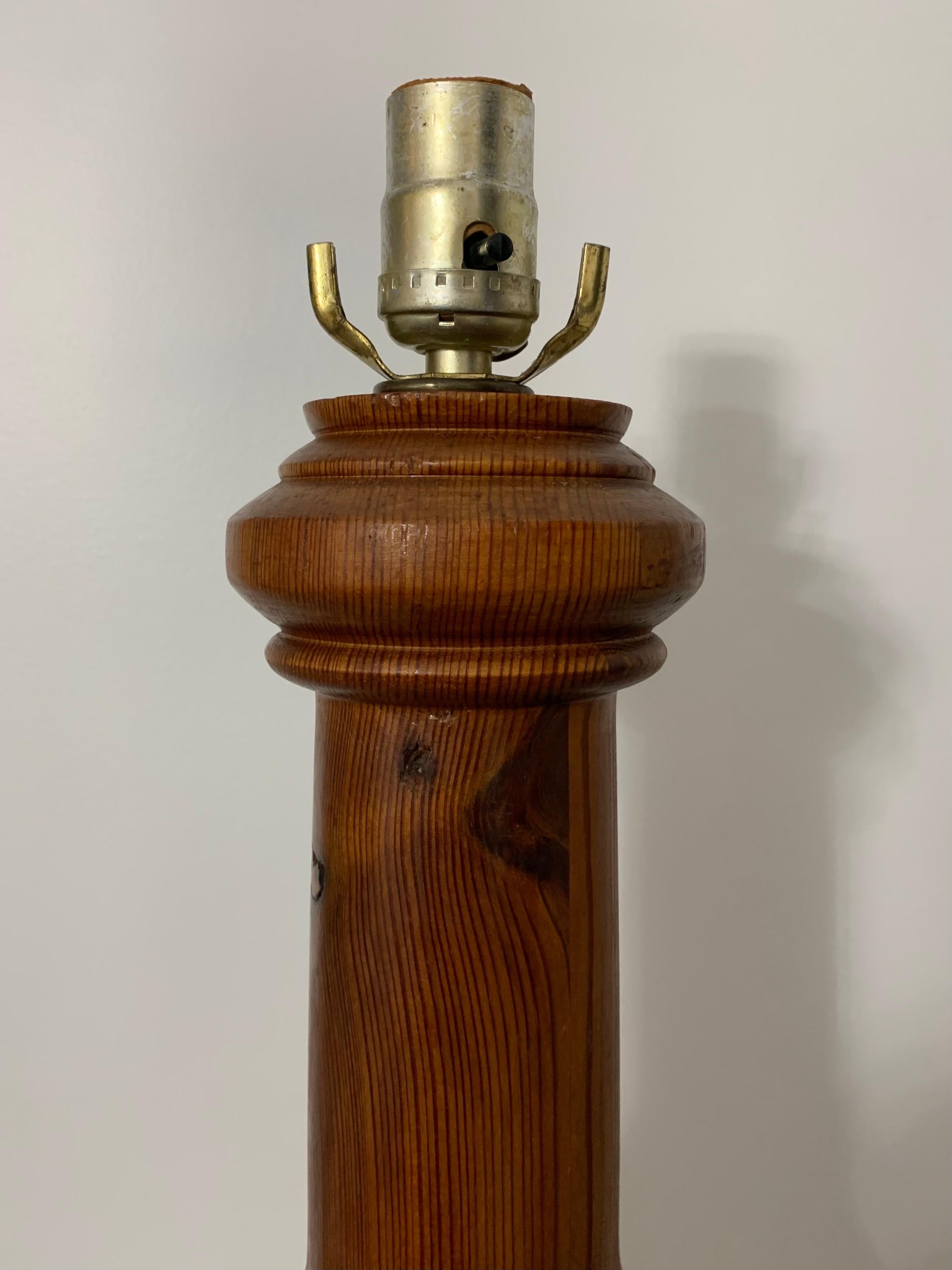 American Craft, Reclaimed Turned Wood Table Lamp, 1970s In Good Condition For Sale In Boynton Beach, FL