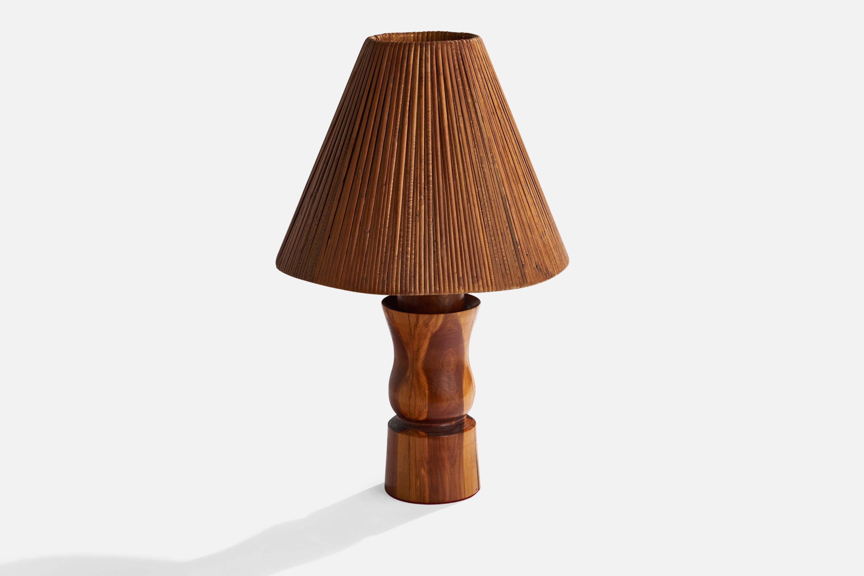 Mid-Century Modern American Craft, Table Lamp, Hickory, Rattan, USA, 1950s For Sale