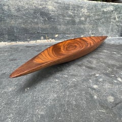 Centro de mesa artesano americano Emil Milan Cuenco de madera orgánica Diseño del siglo XX