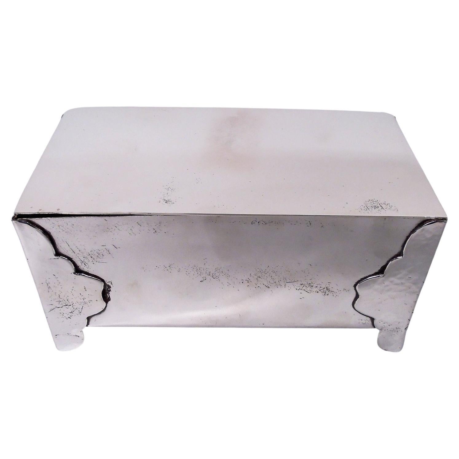 Caja cofre de plata de ley gótica artesana americana en venta