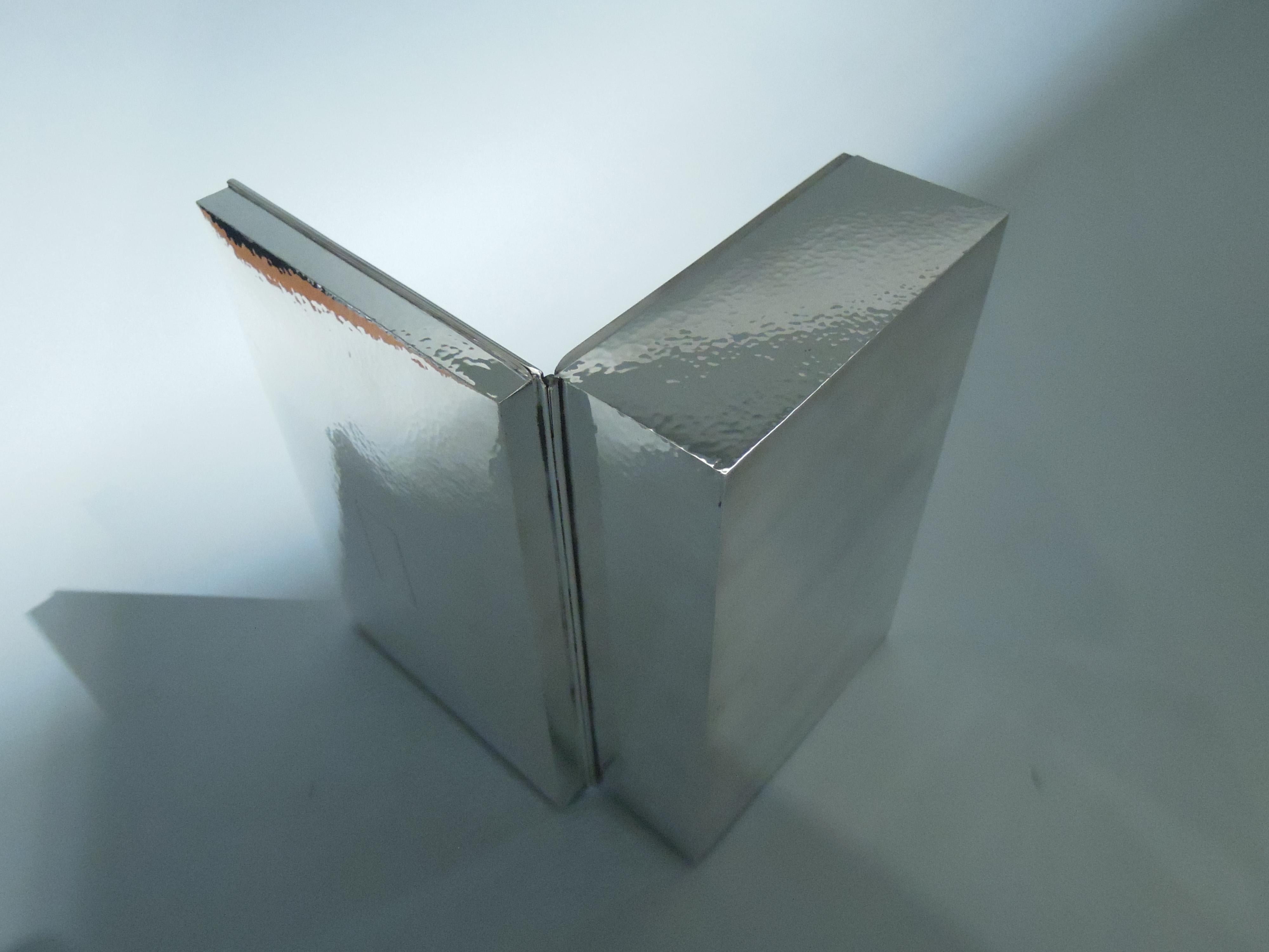 Caja de plata de ley artesana americana martillada a mano Plata esterlina en venta