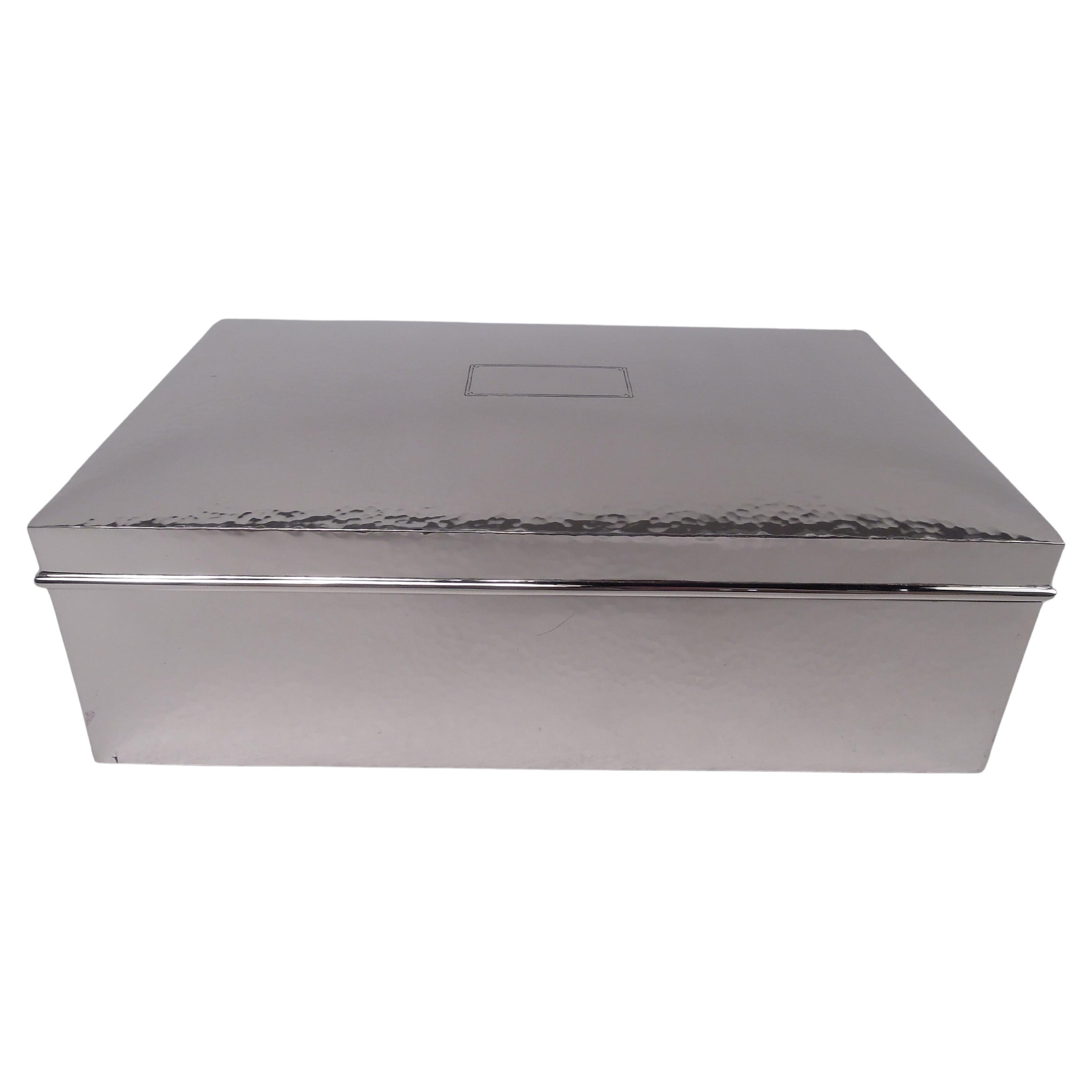 Caja de plata de ley artesana americana martillada a mano